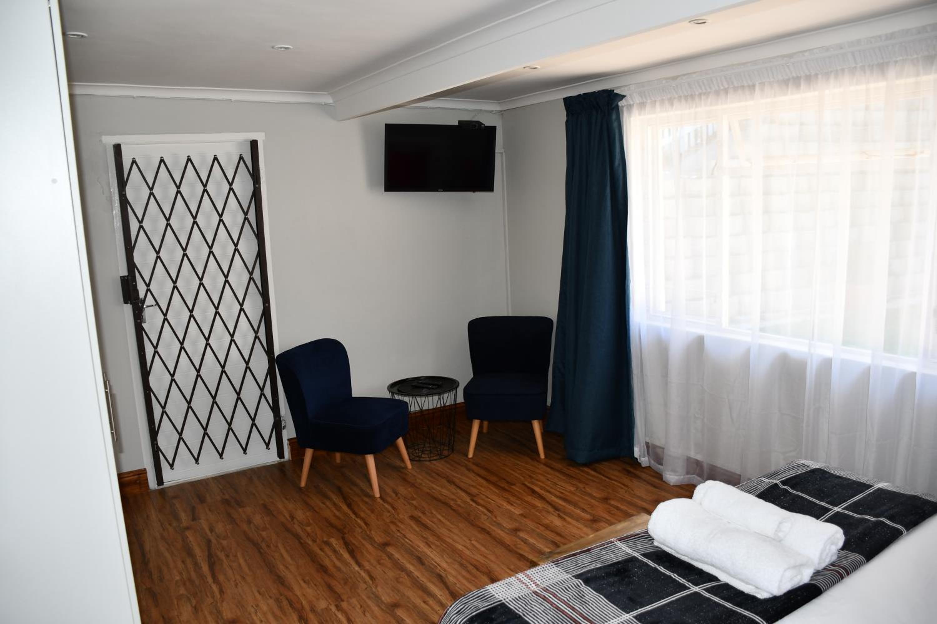 Deluxe Room - Photo 13