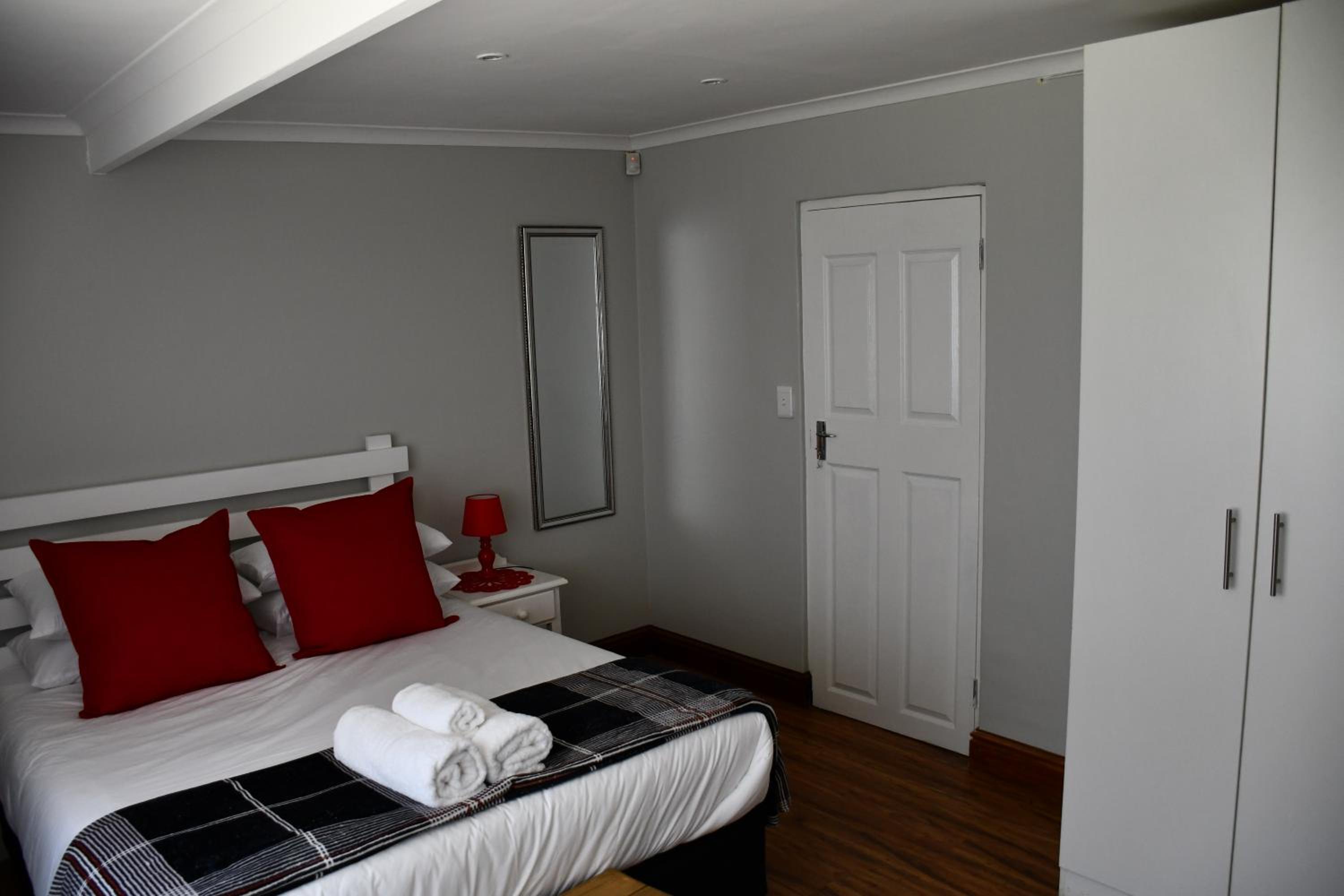 Deluxe Room - Photo 1