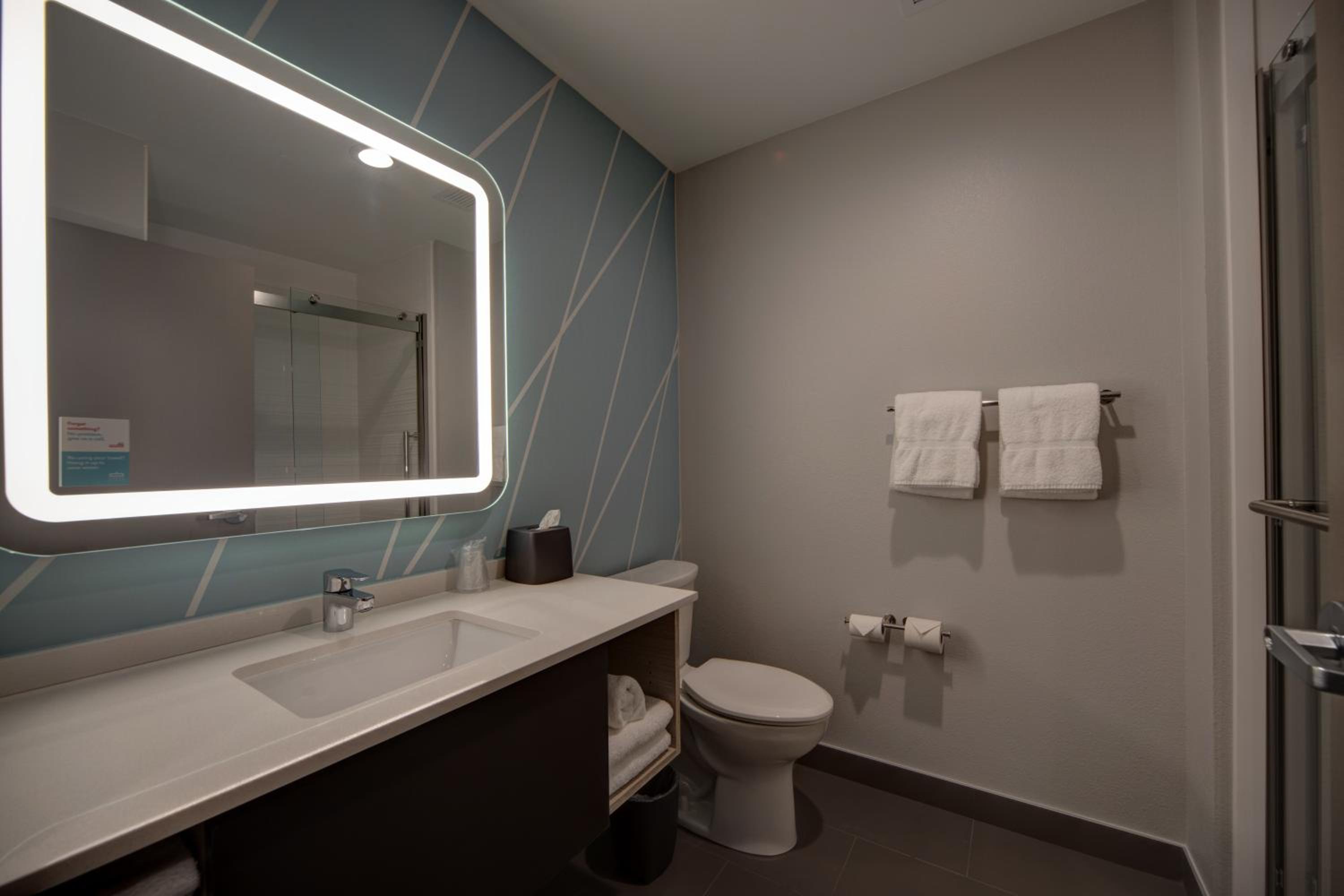 Standard King Room - Photo 2