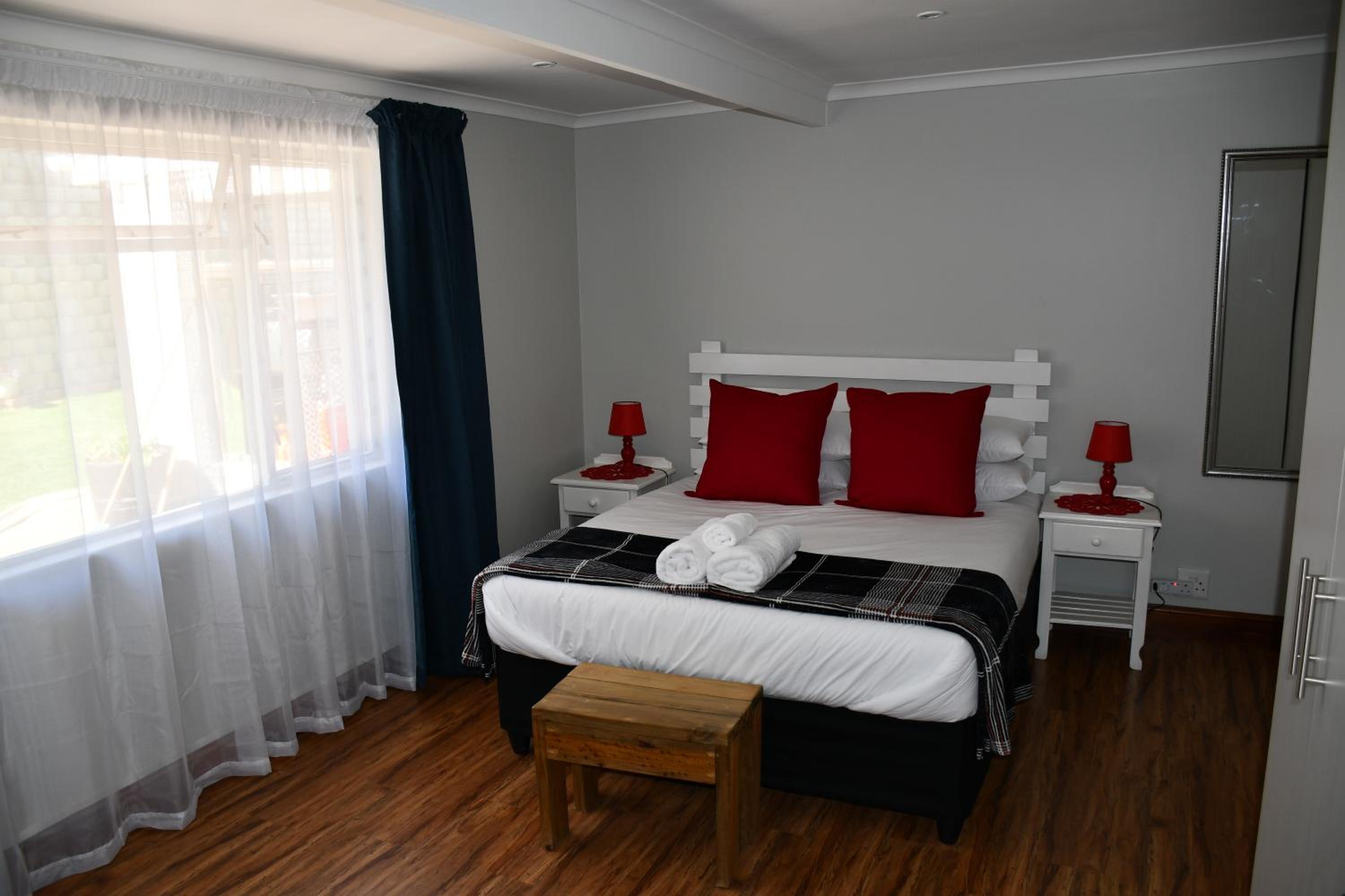 Deluxe Room - Photo 2