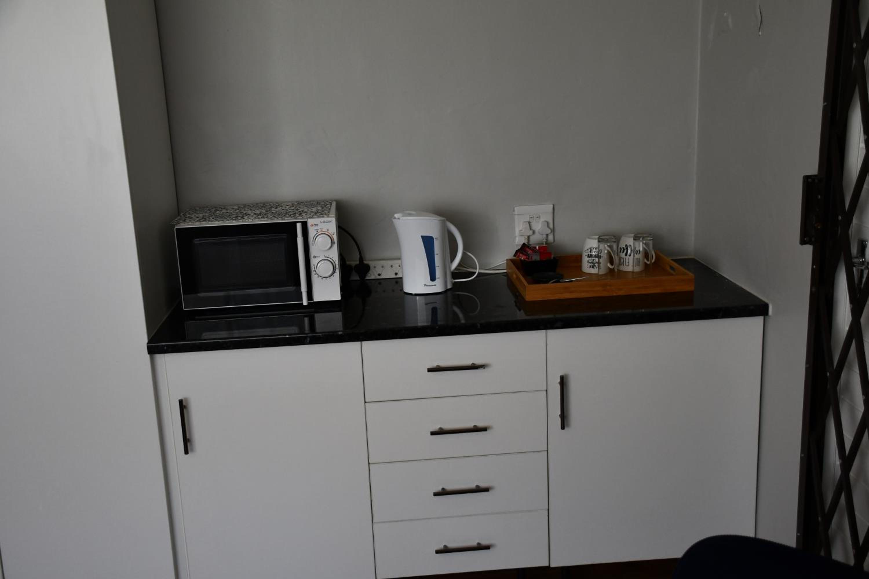 Deluxe Room - Photo 6