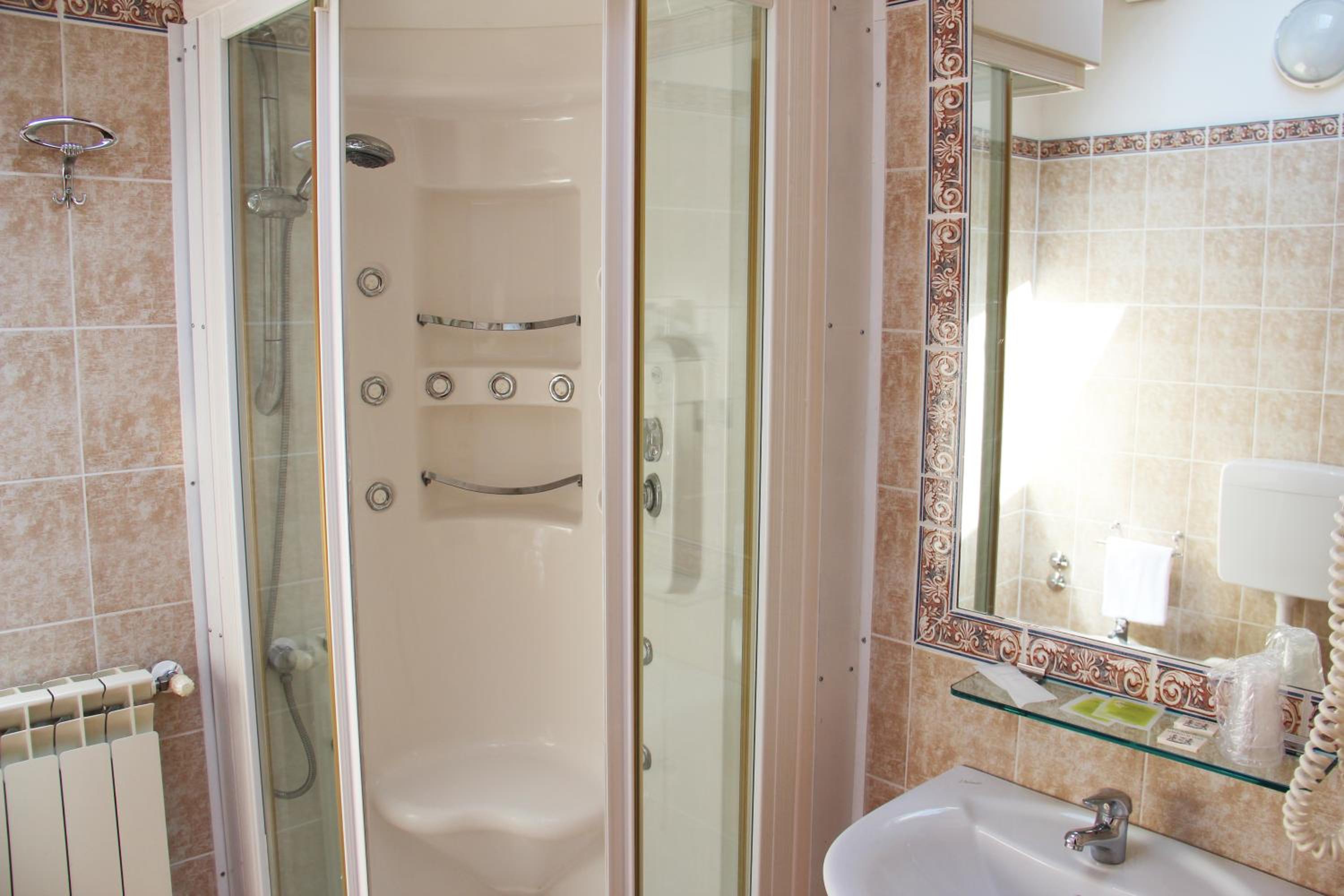 Double Room - Photo 37