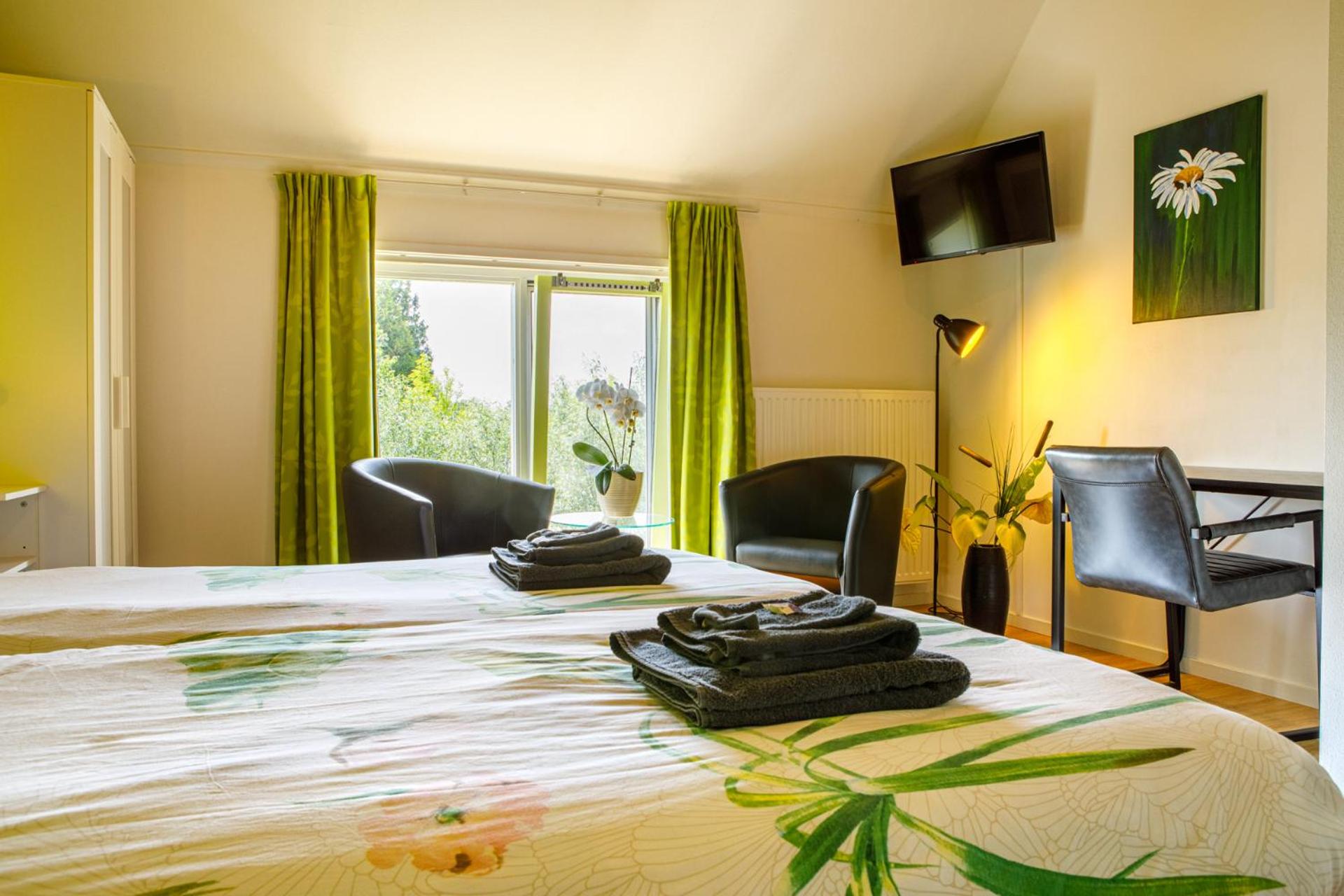 Double Room with Private Bathroom - Photo 1