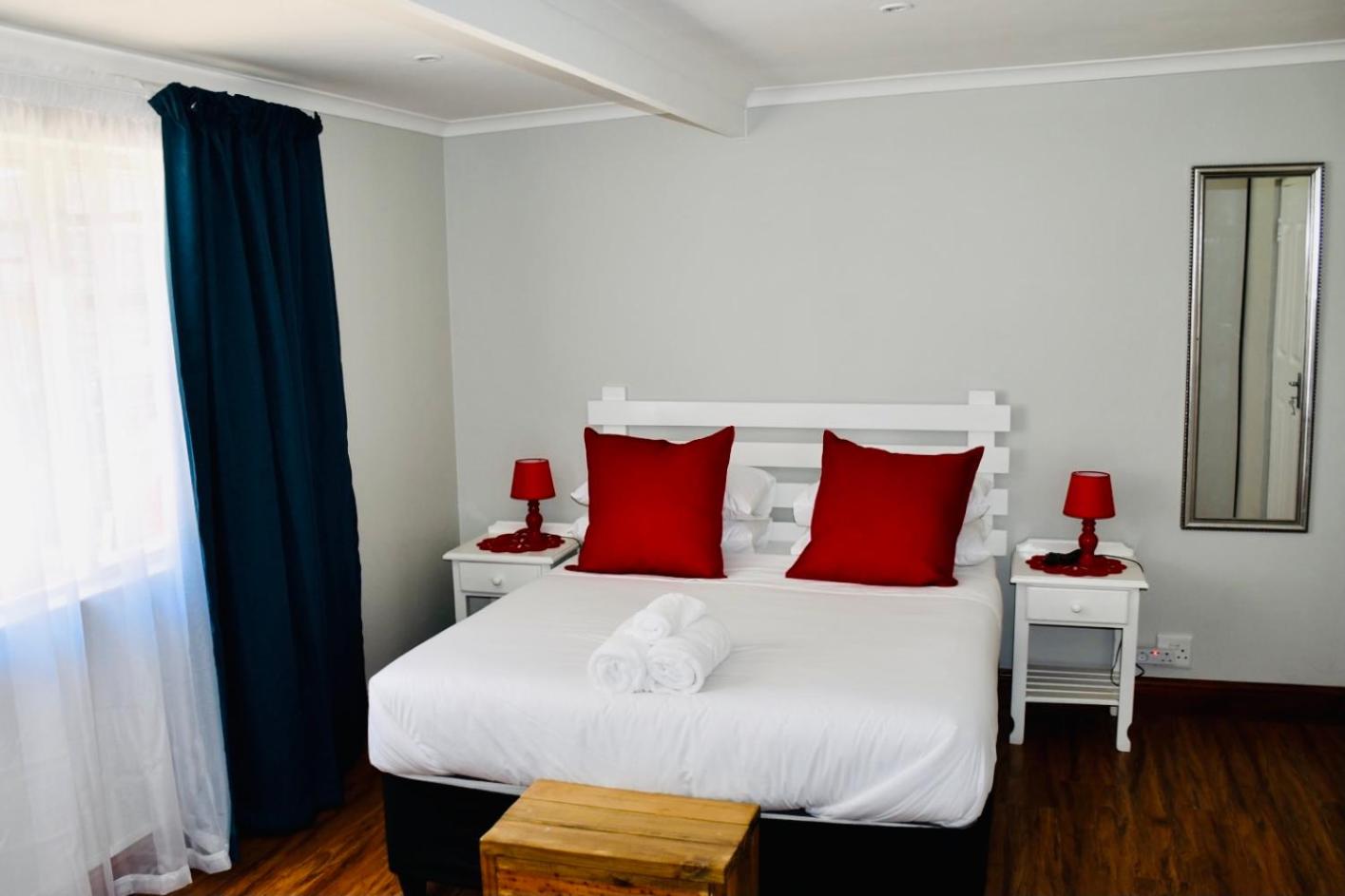 Deluxe Room - Photo 8