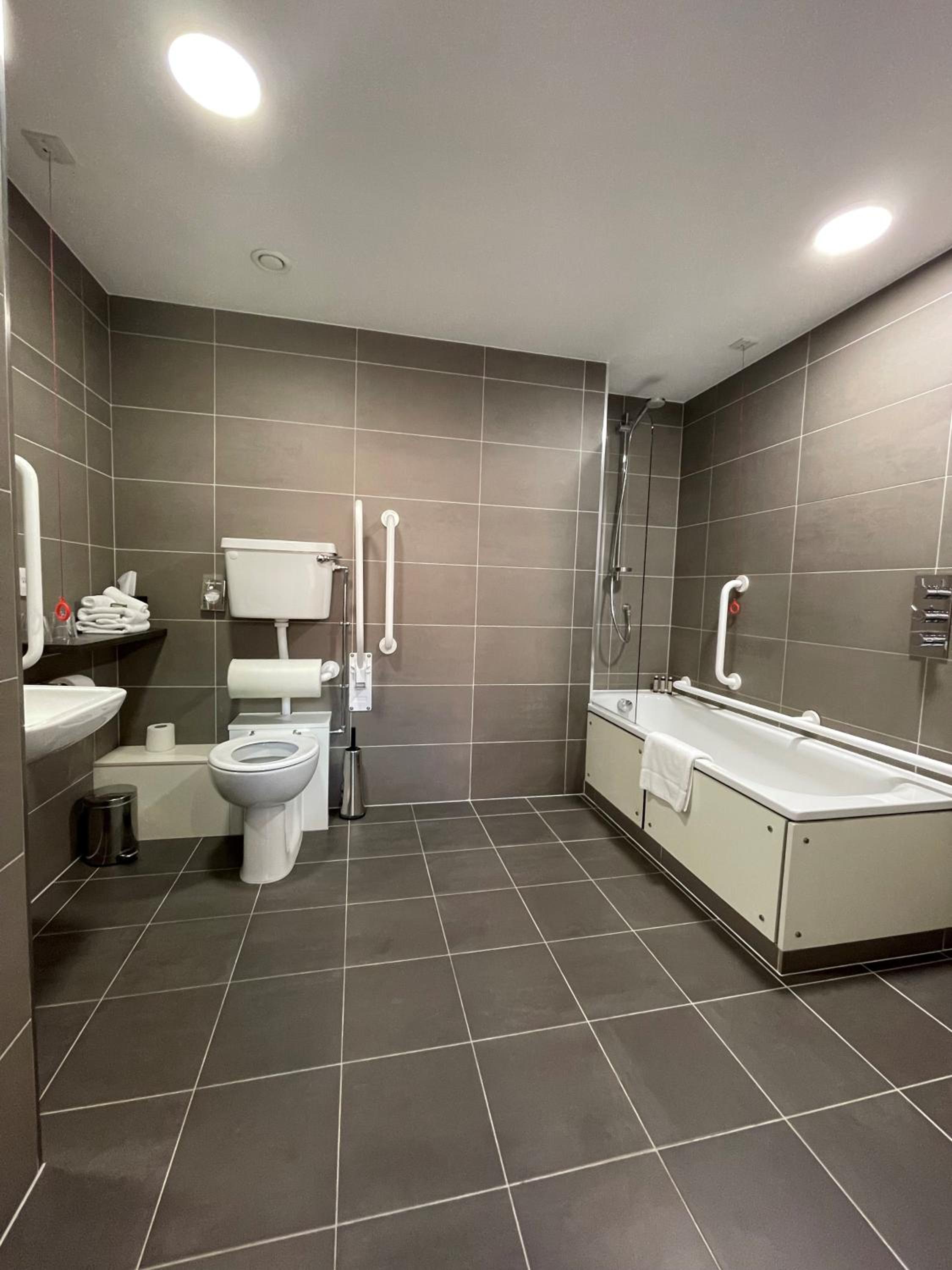Double Room - Disability Access photo 2
