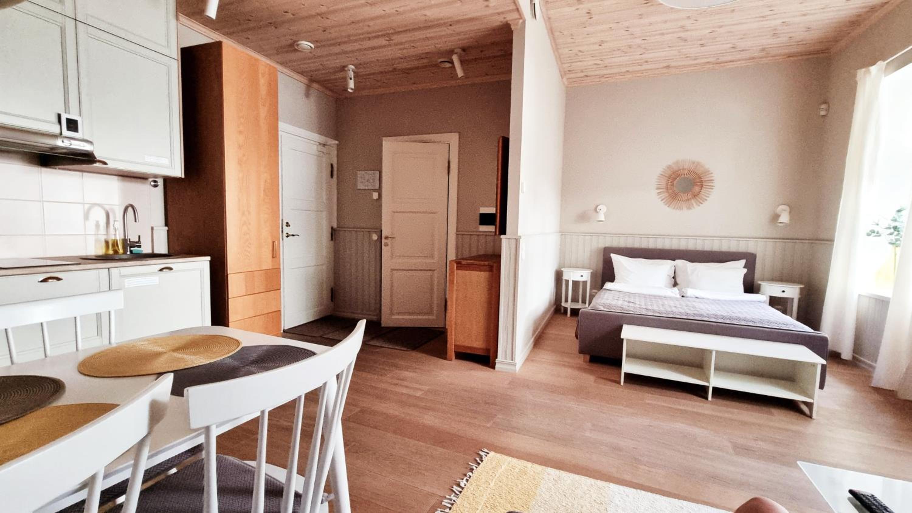 Studio Apartment - Photo 22