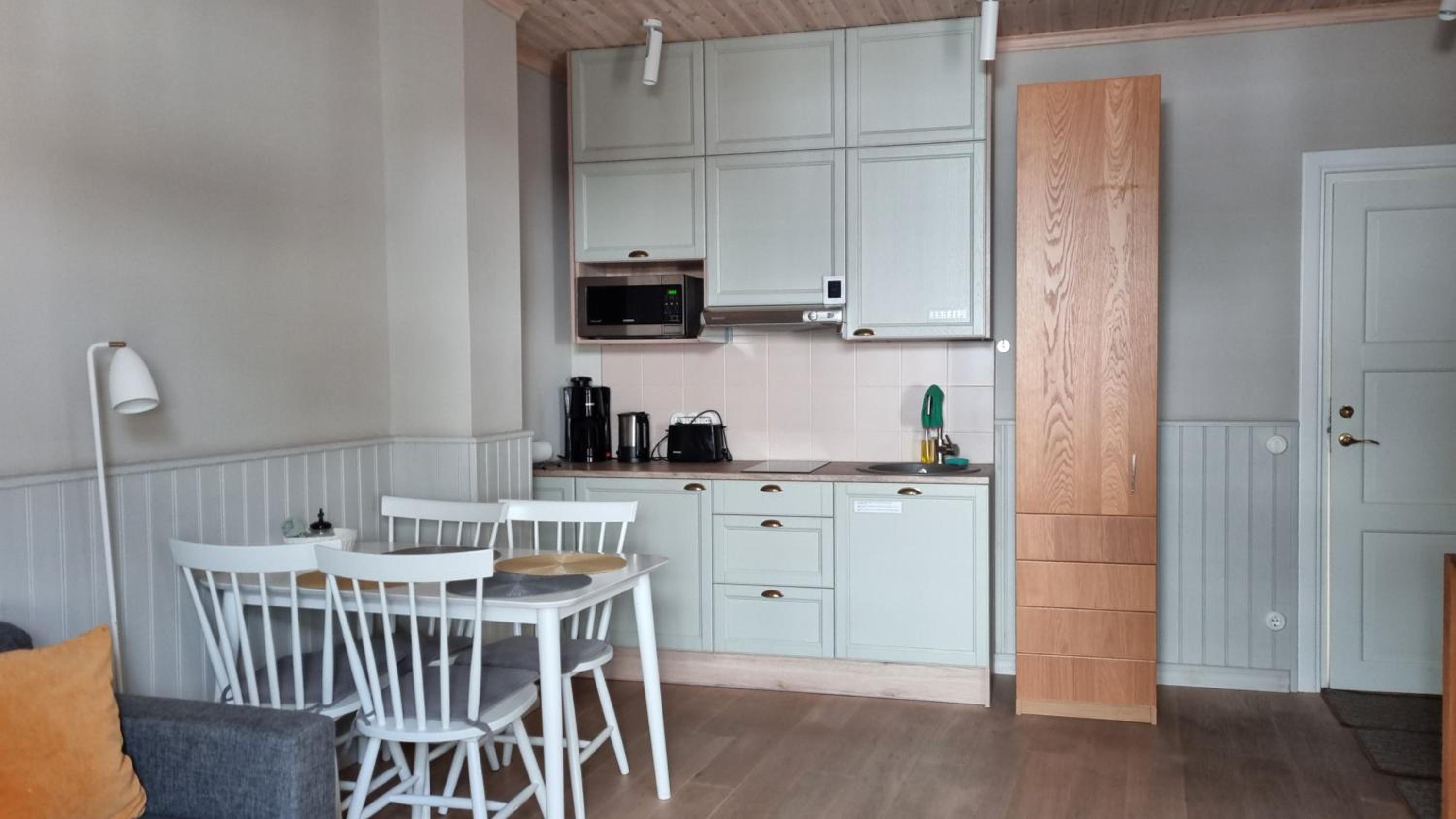 Studio Apartment - Photo 21