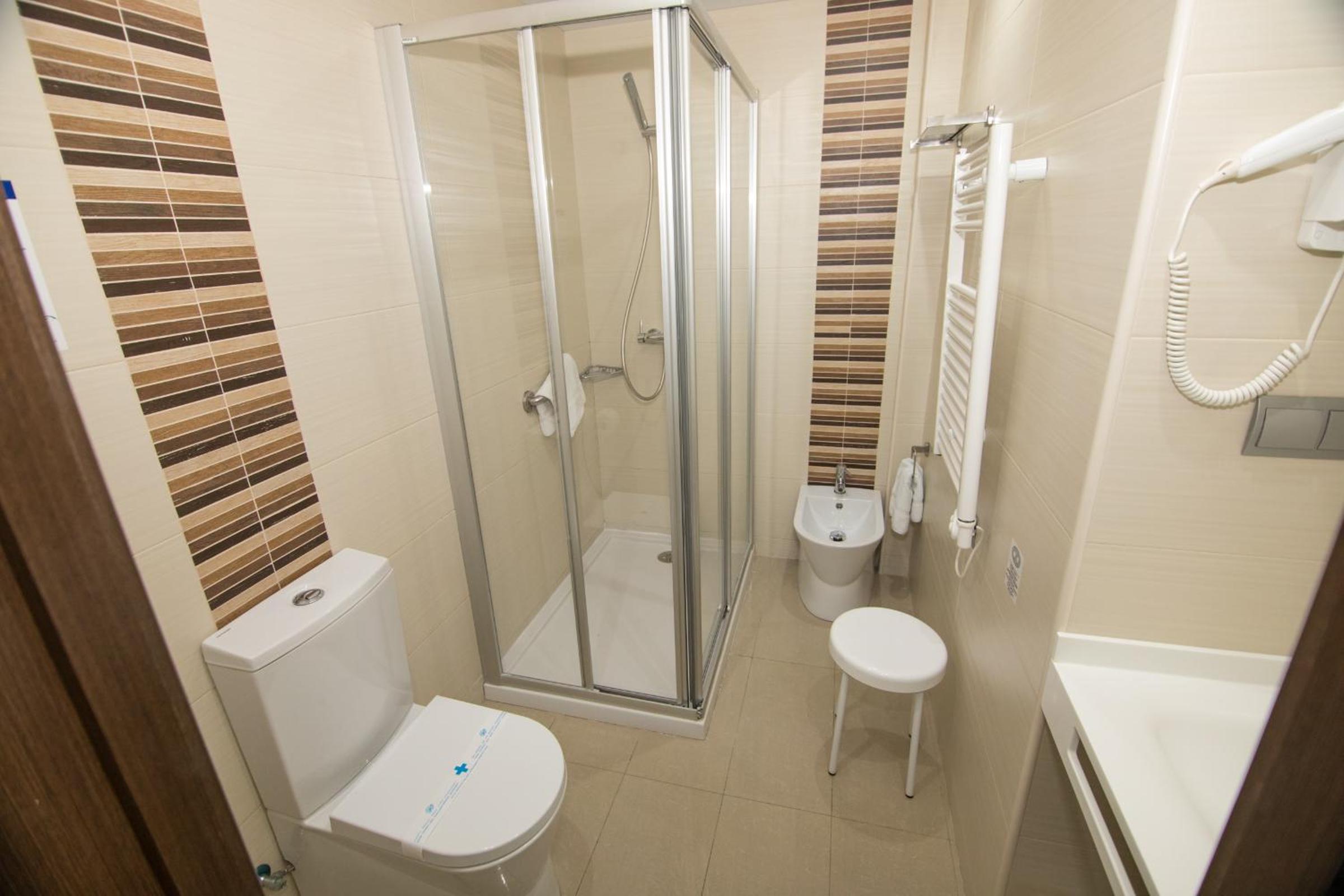 Double or Twin Room - Photo 3