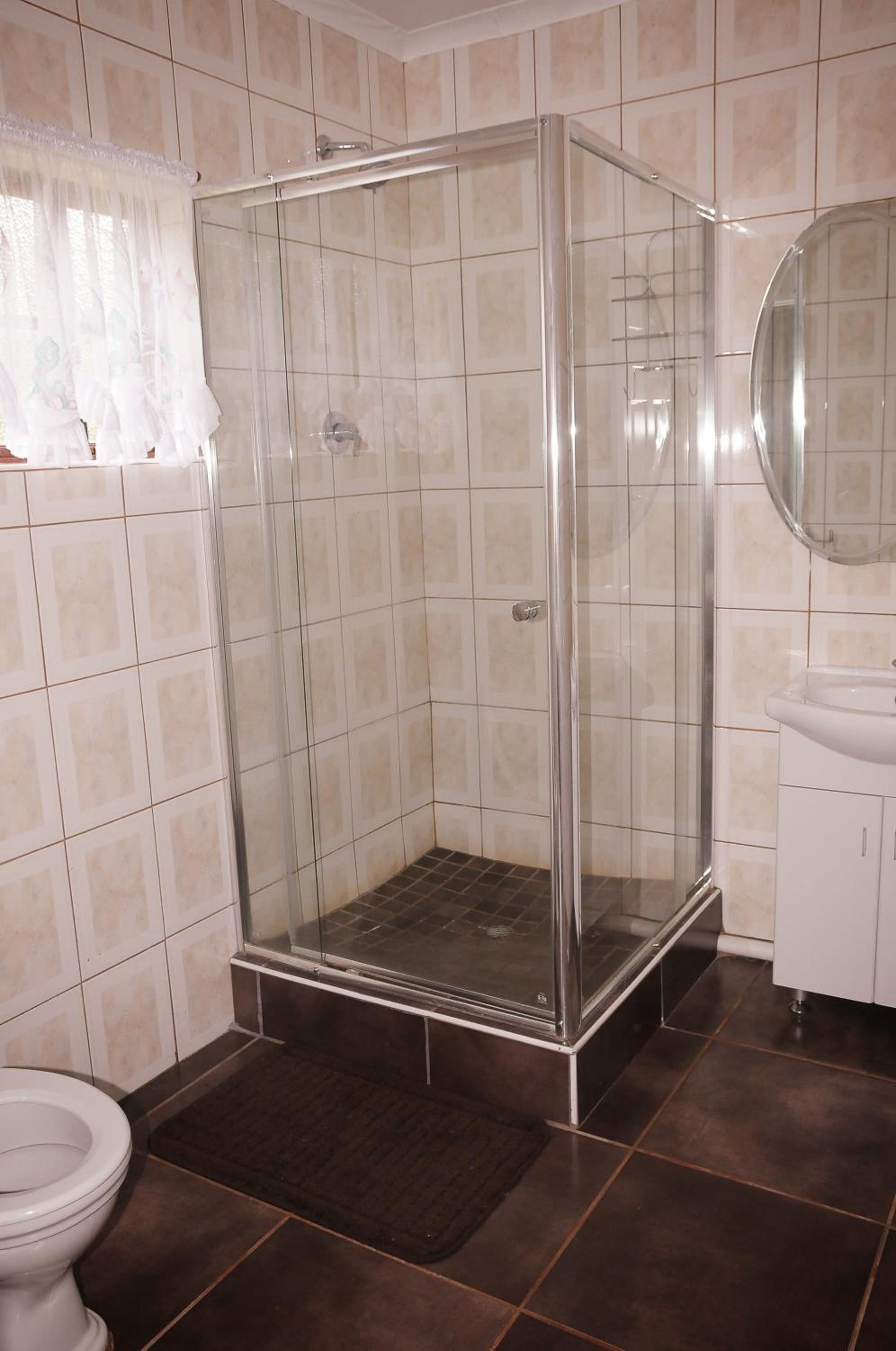 Two-Bedroom Cottage - Photo 26