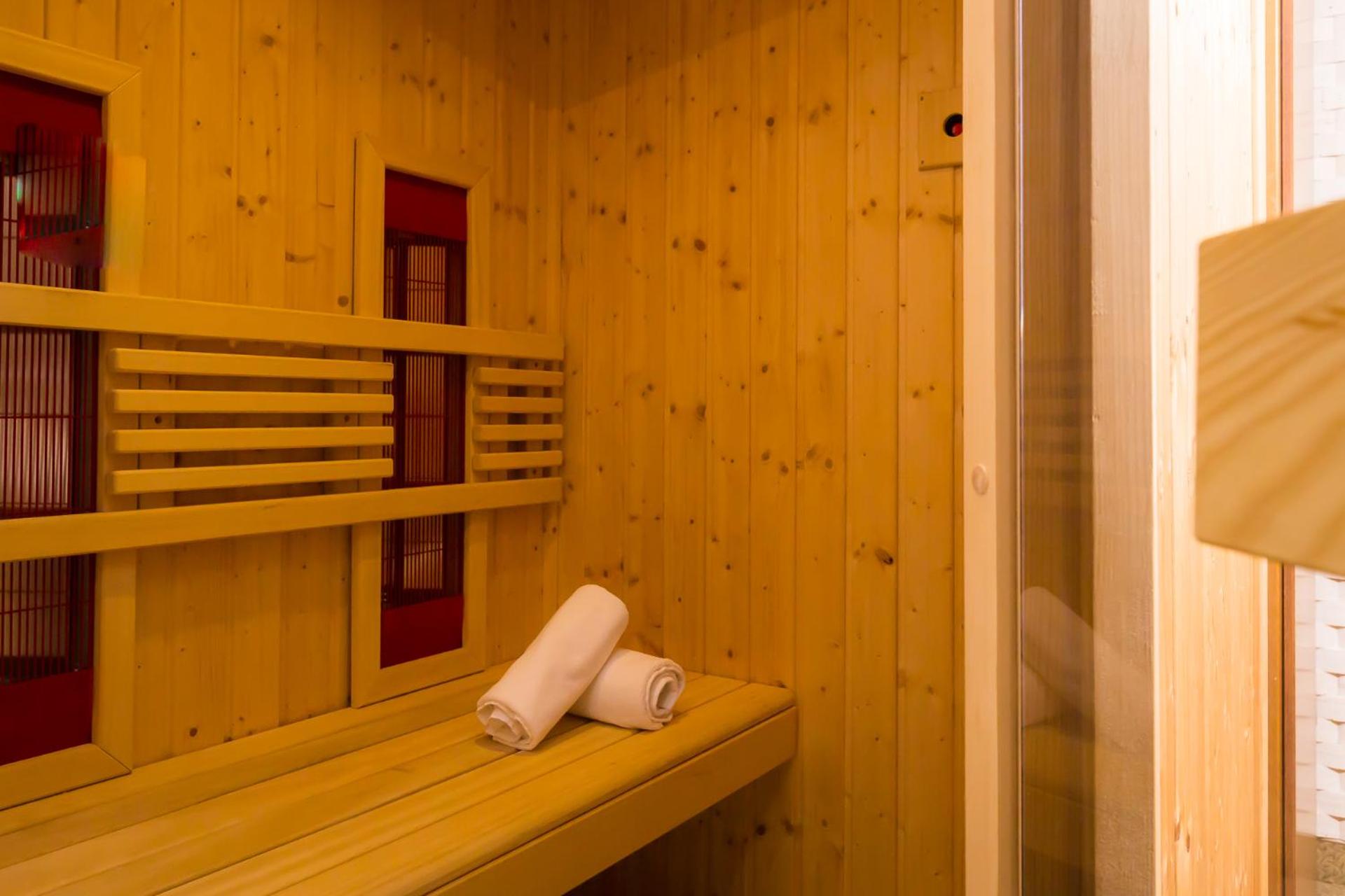 Deluxe Room - Photo 11