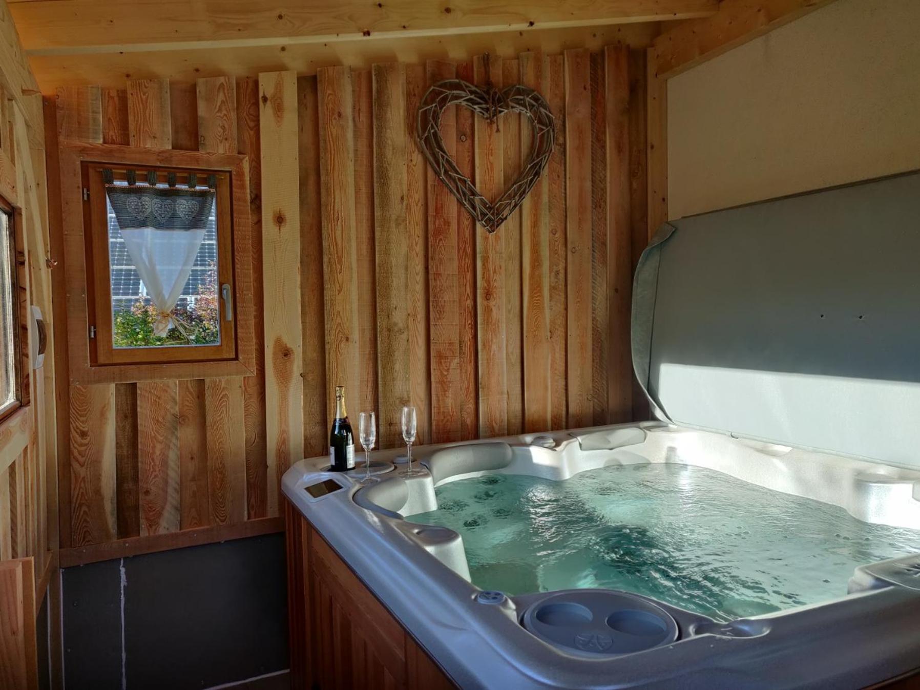 Three-Bedroom Chalet photo 3