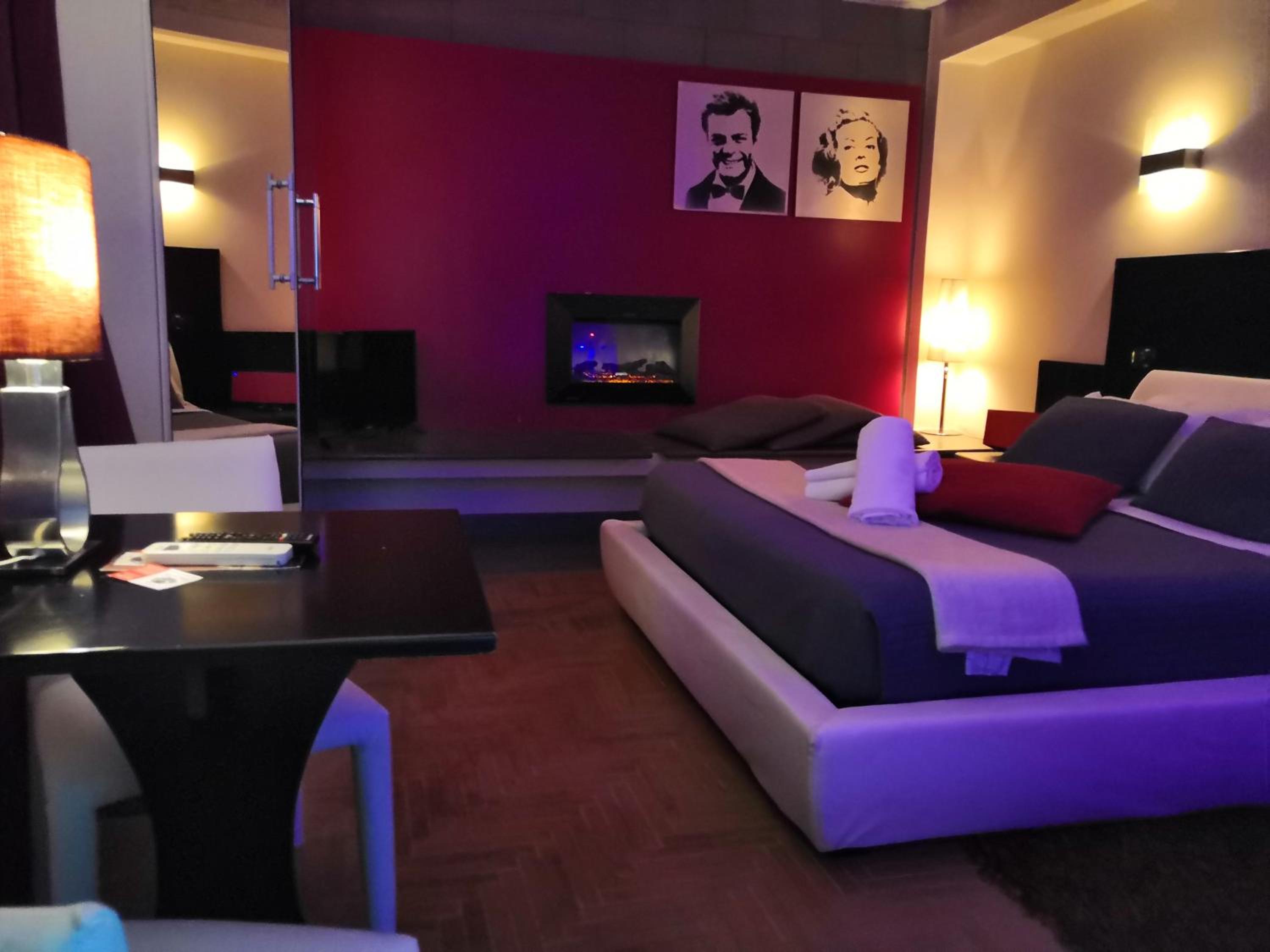 Suite with Spa Bath - Photo 10