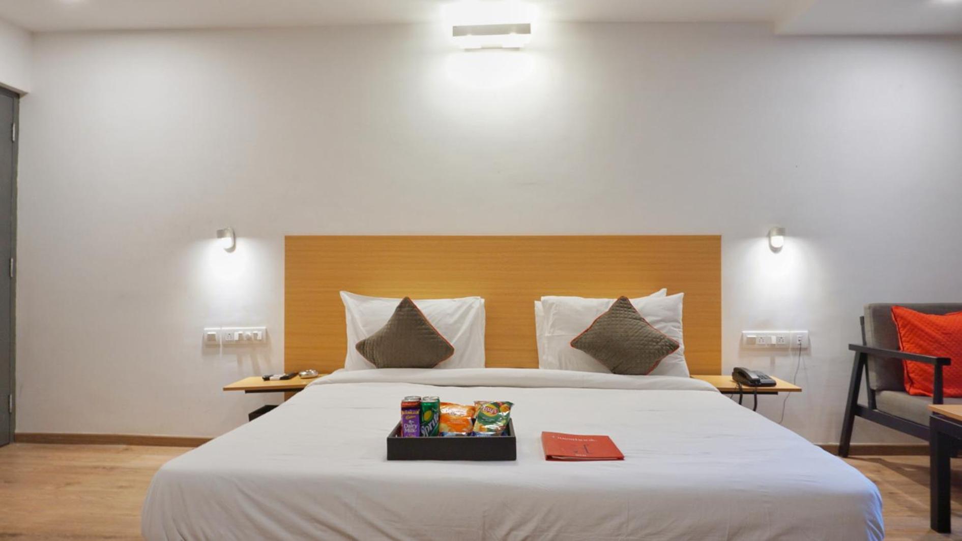 Superior King Room - Photo 3