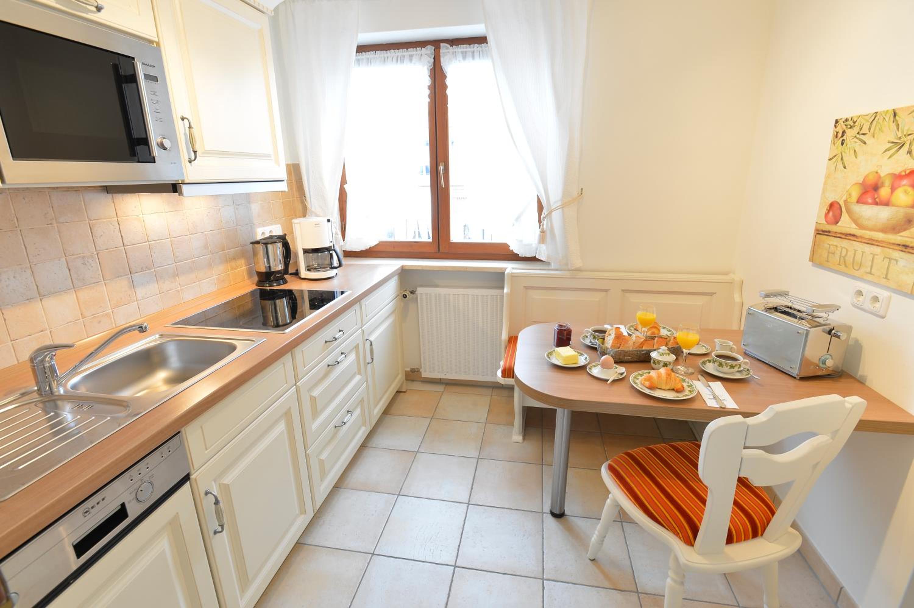 Deluxe Apartment with Balcony photo 2