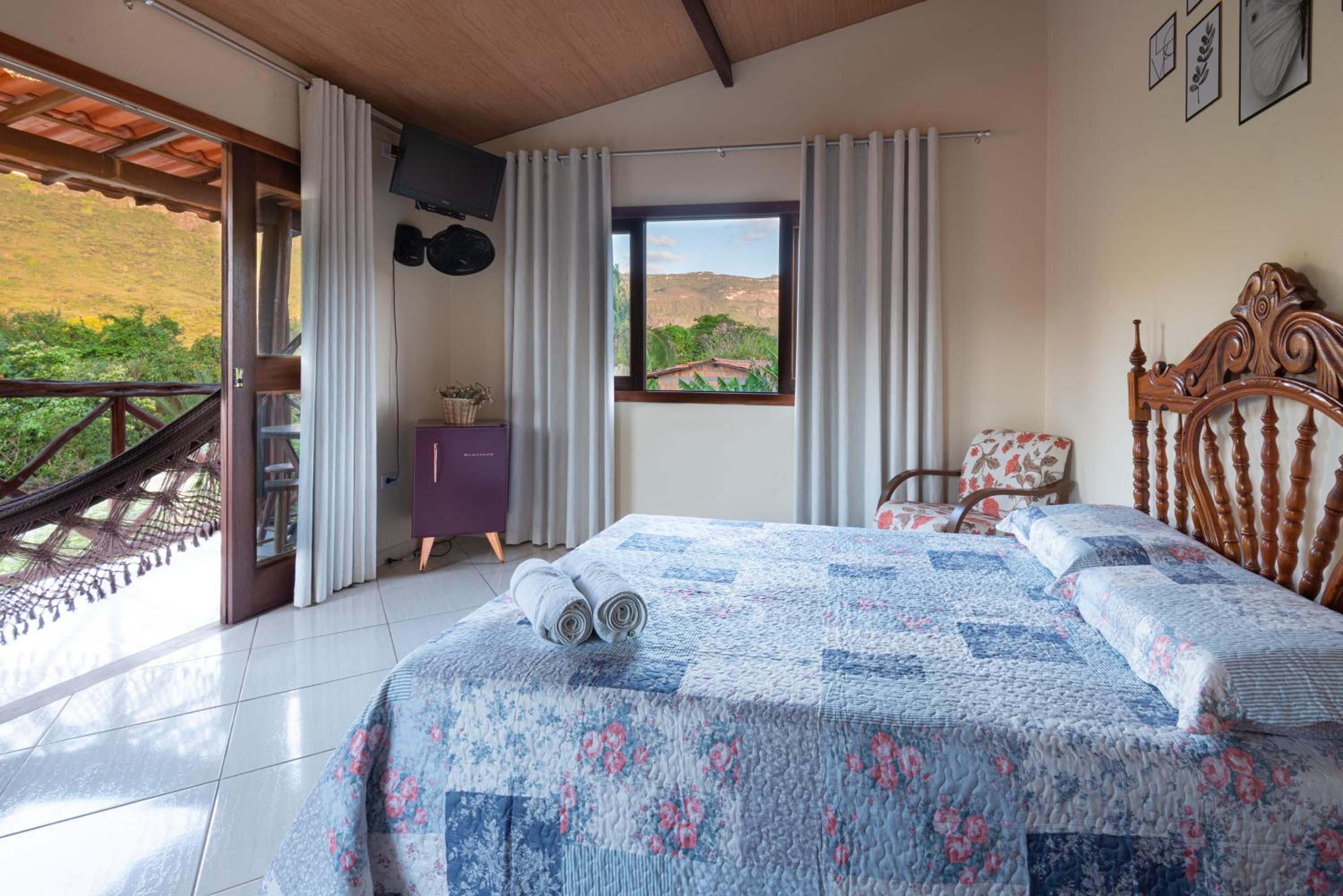 Double Room with Mountain View - Photo 1