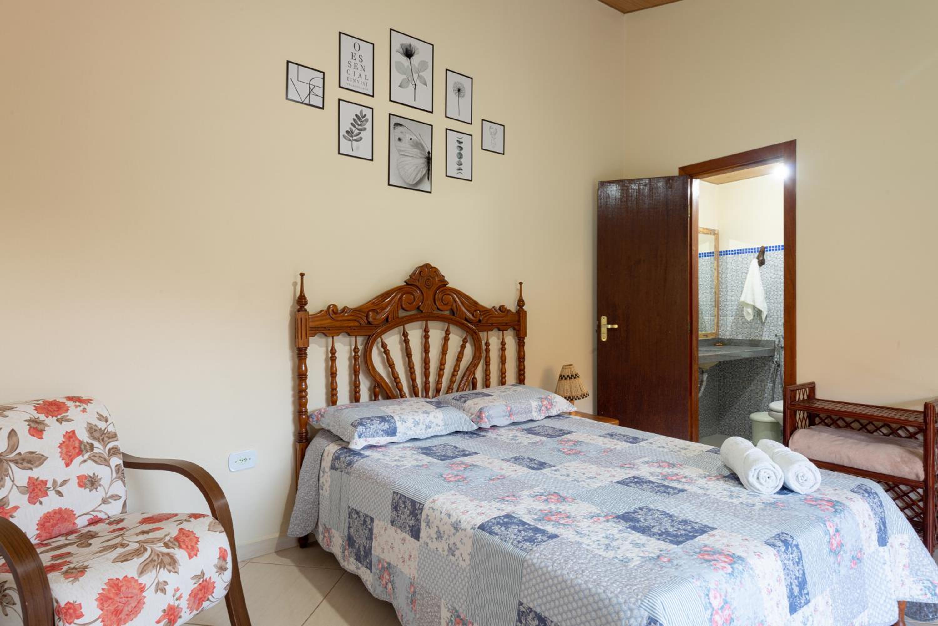 Double Room with Mountain View - Photo 2