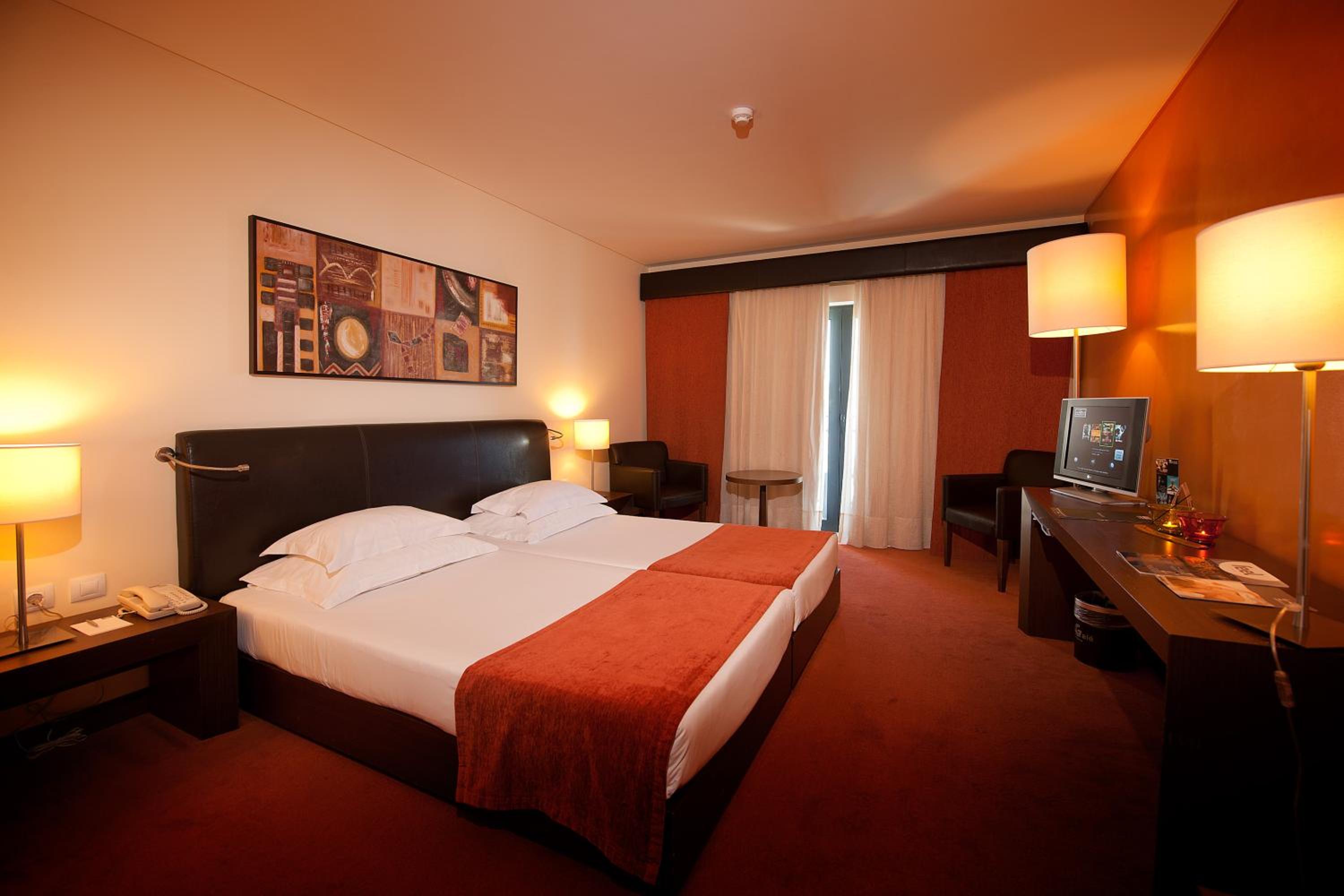 Twin Room - Photo 1