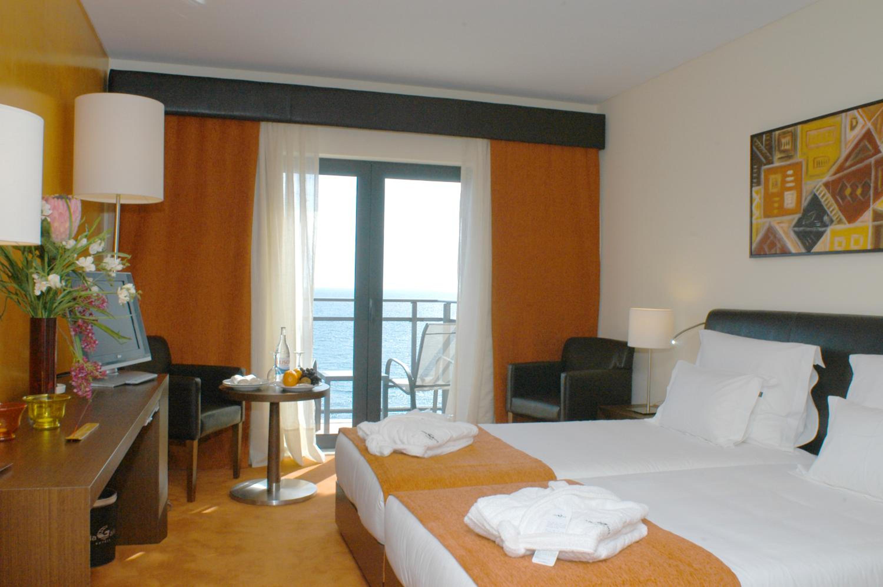 Twin Room with Sea View - Photo 1