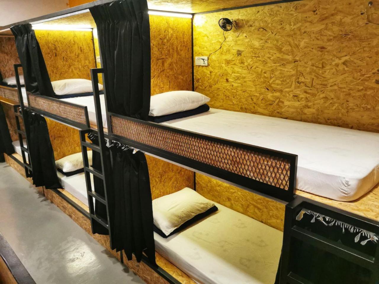 Bed in 8-Bed Mixed Dormitory Room