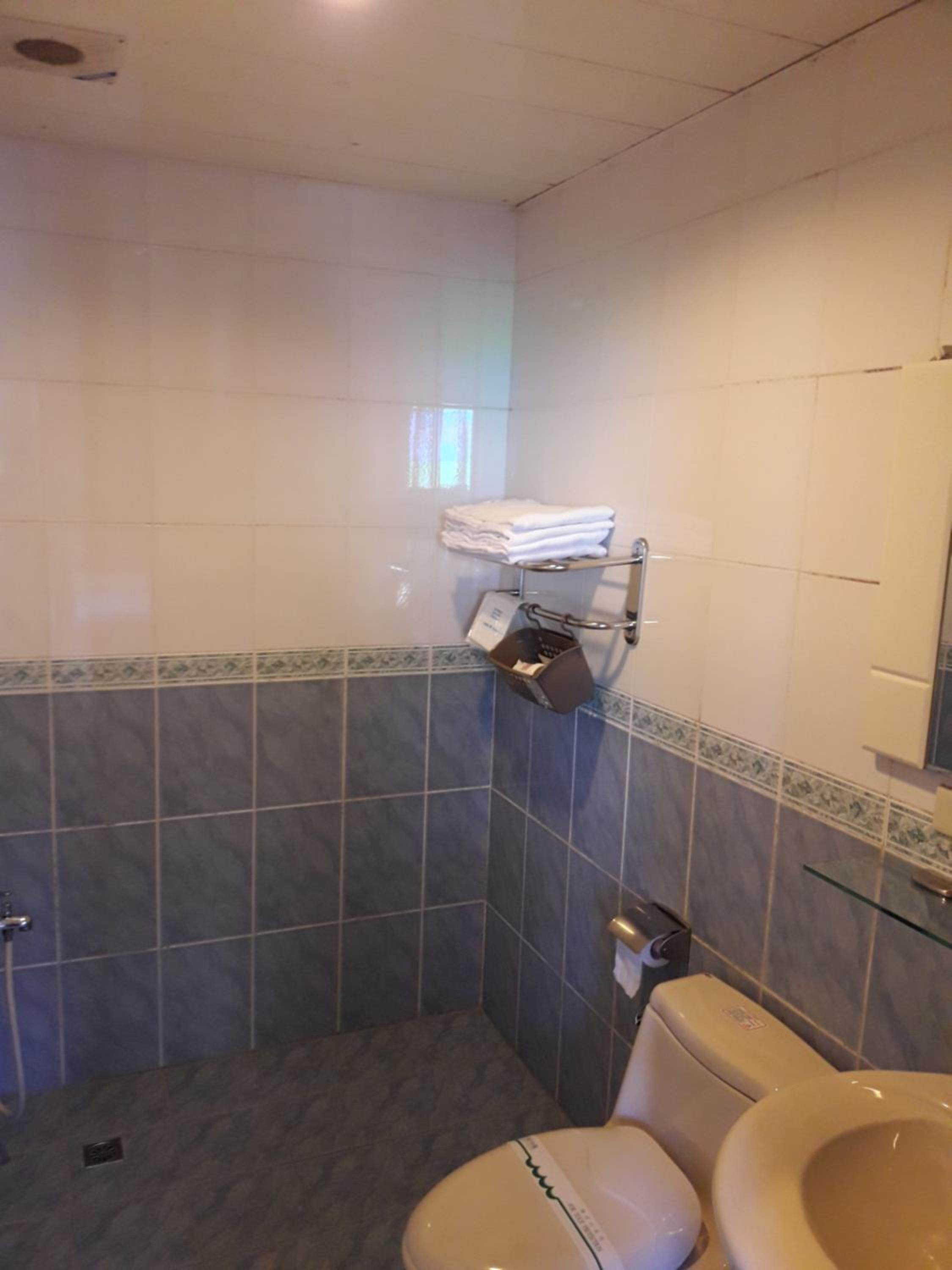 Quadruple Room with Private Bathroom photo 3