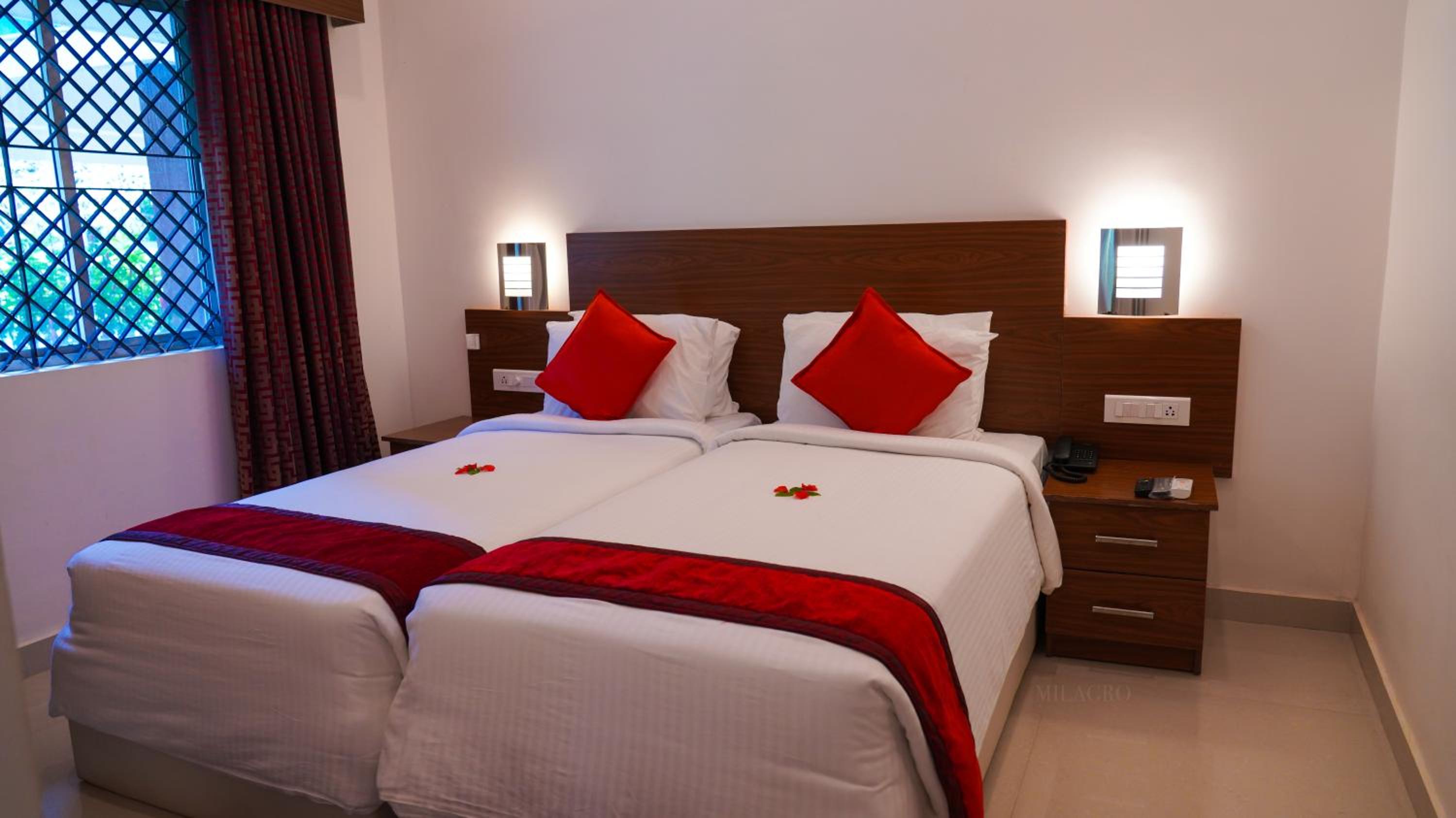 Superior King Room - Photo 3