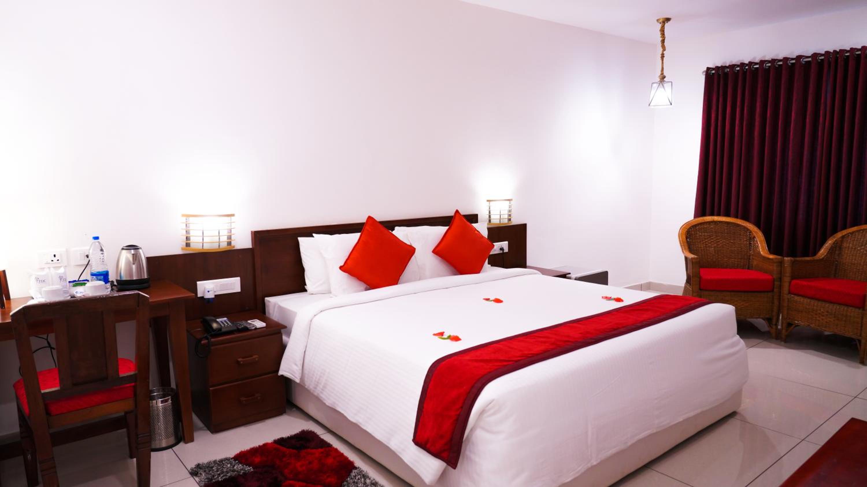 Suite - Photo 1
