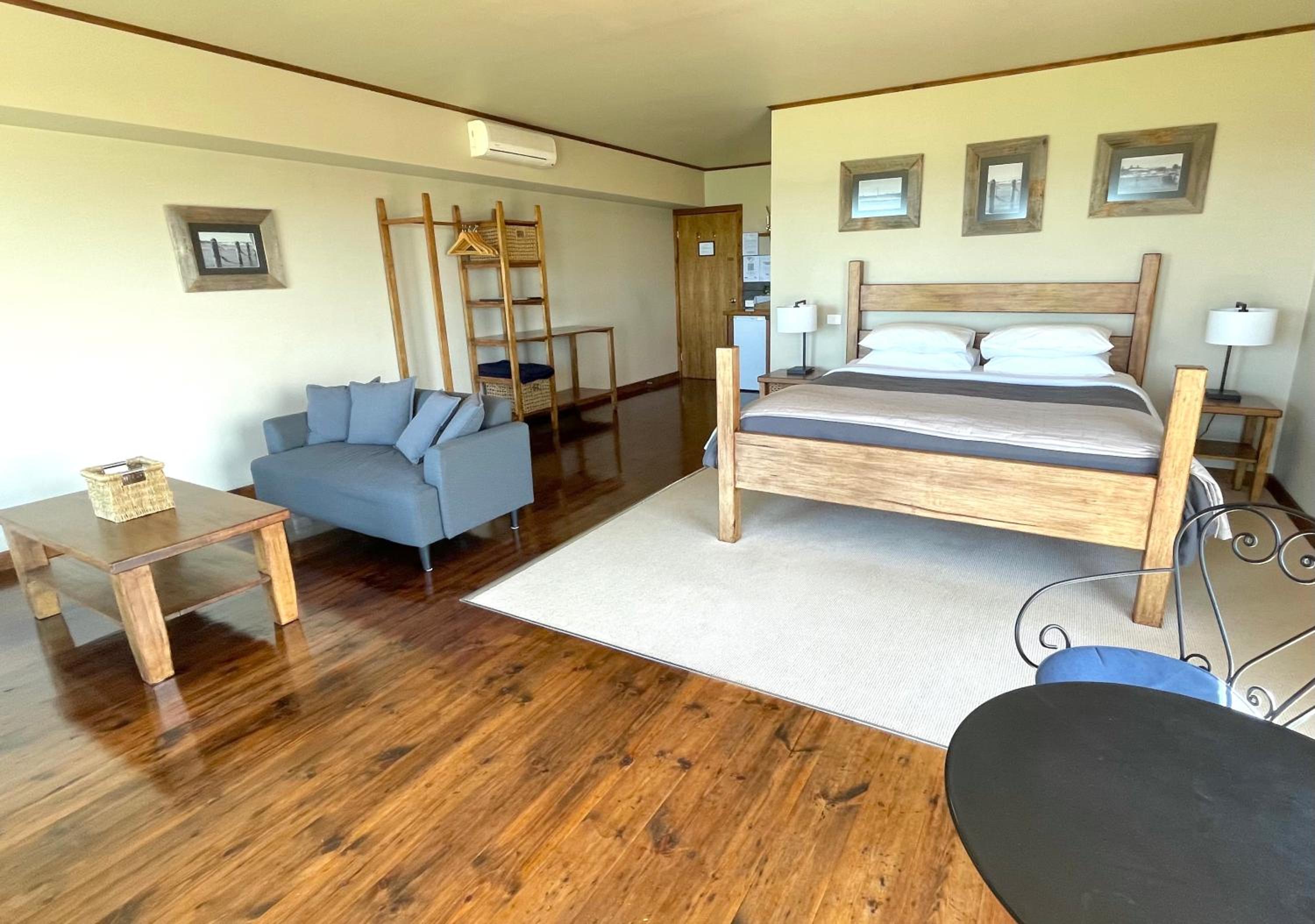 King Suite with Ocean View photo 3
