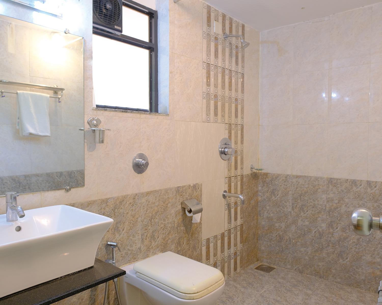 Super Deluxe Room - Photo 11
