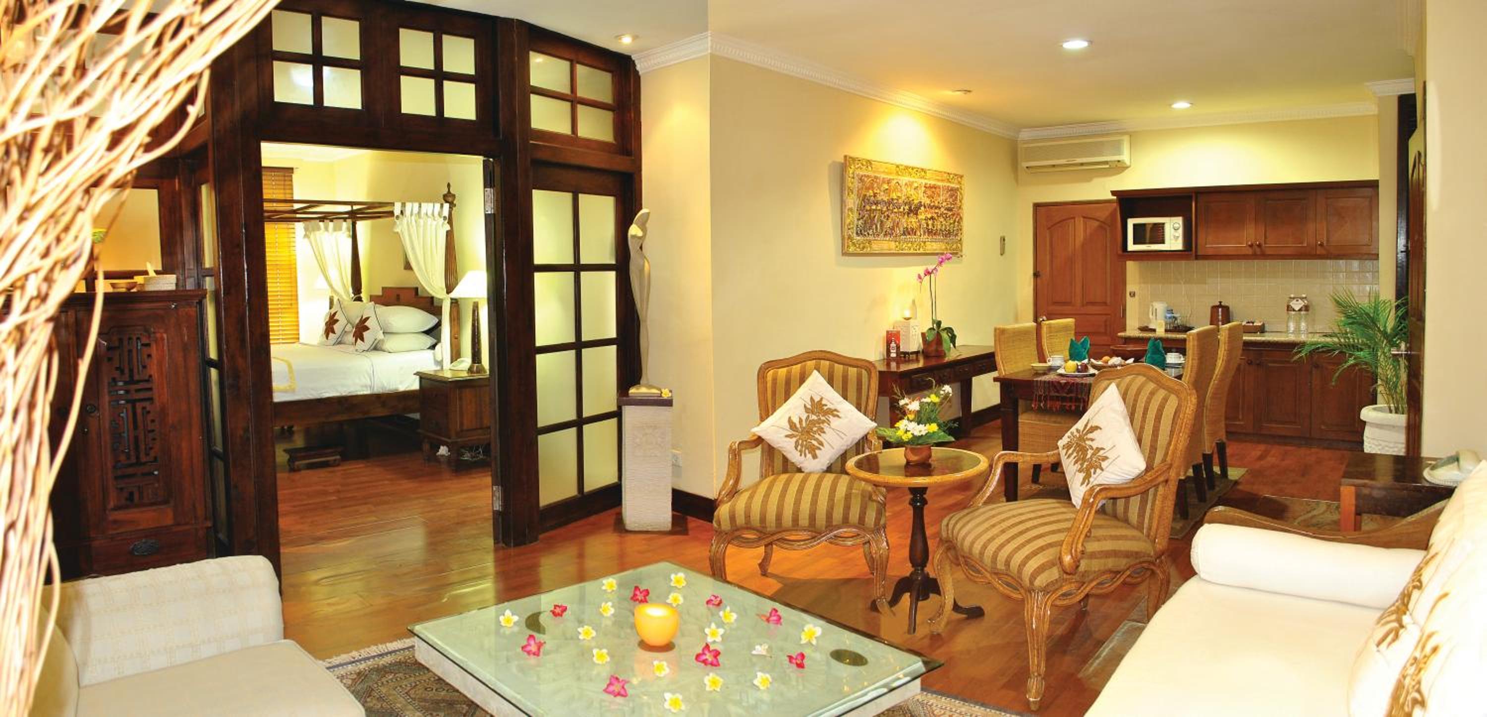 Executive Suite - Photo 1