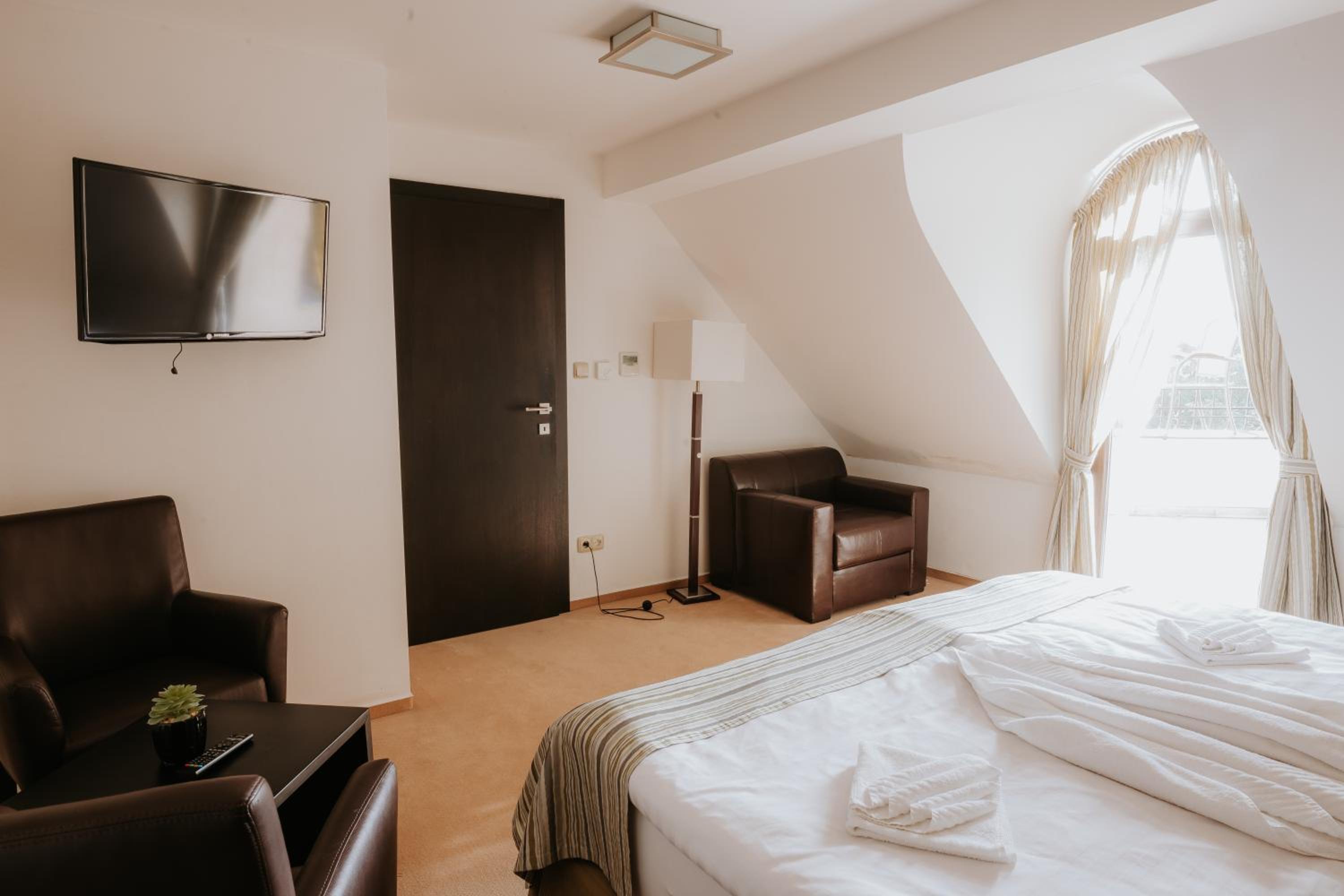 Deluxe Double or Twin Room with Balcony photo 3
