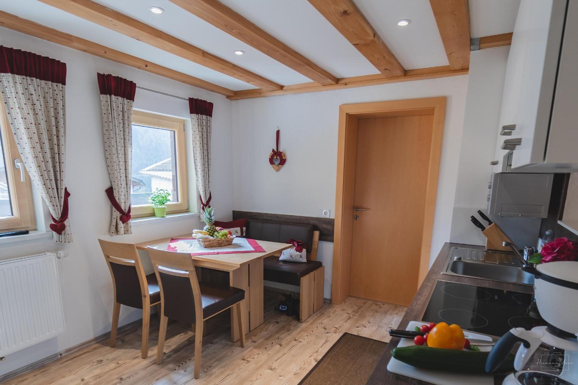 One-Bedroom Apartment with Balcony photo 3