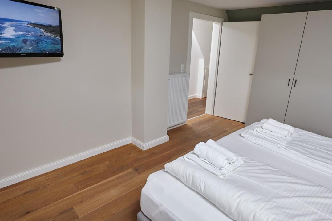 Two-Bedroom Apartment - Photo 4