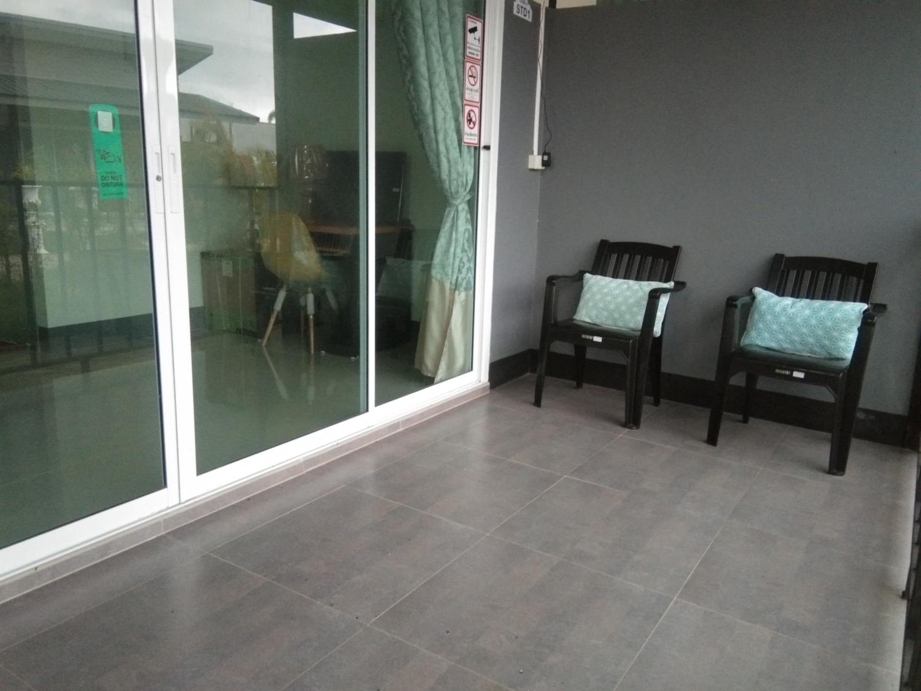 Studio with Balcony photo 2