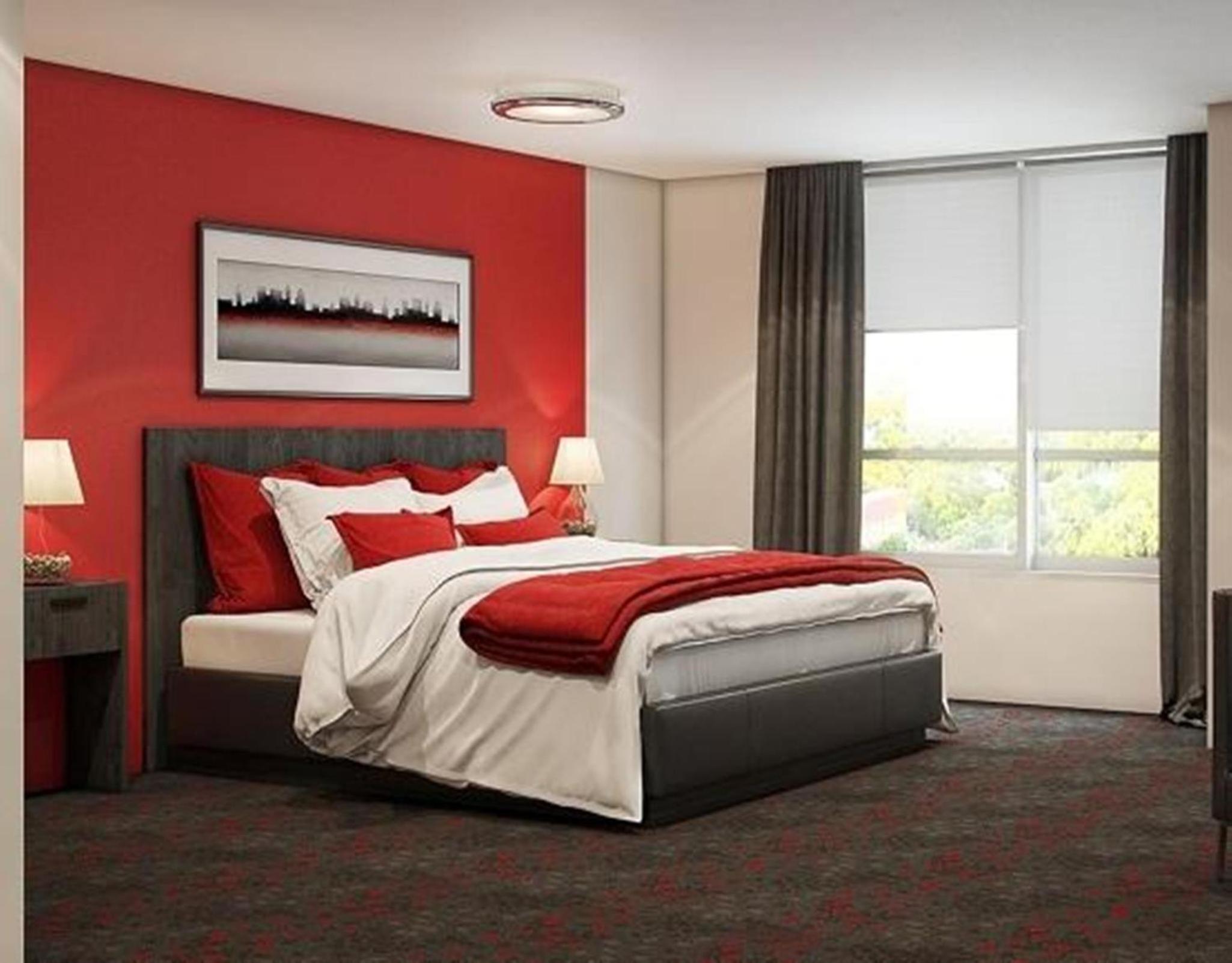 Deluxe Queen Suite