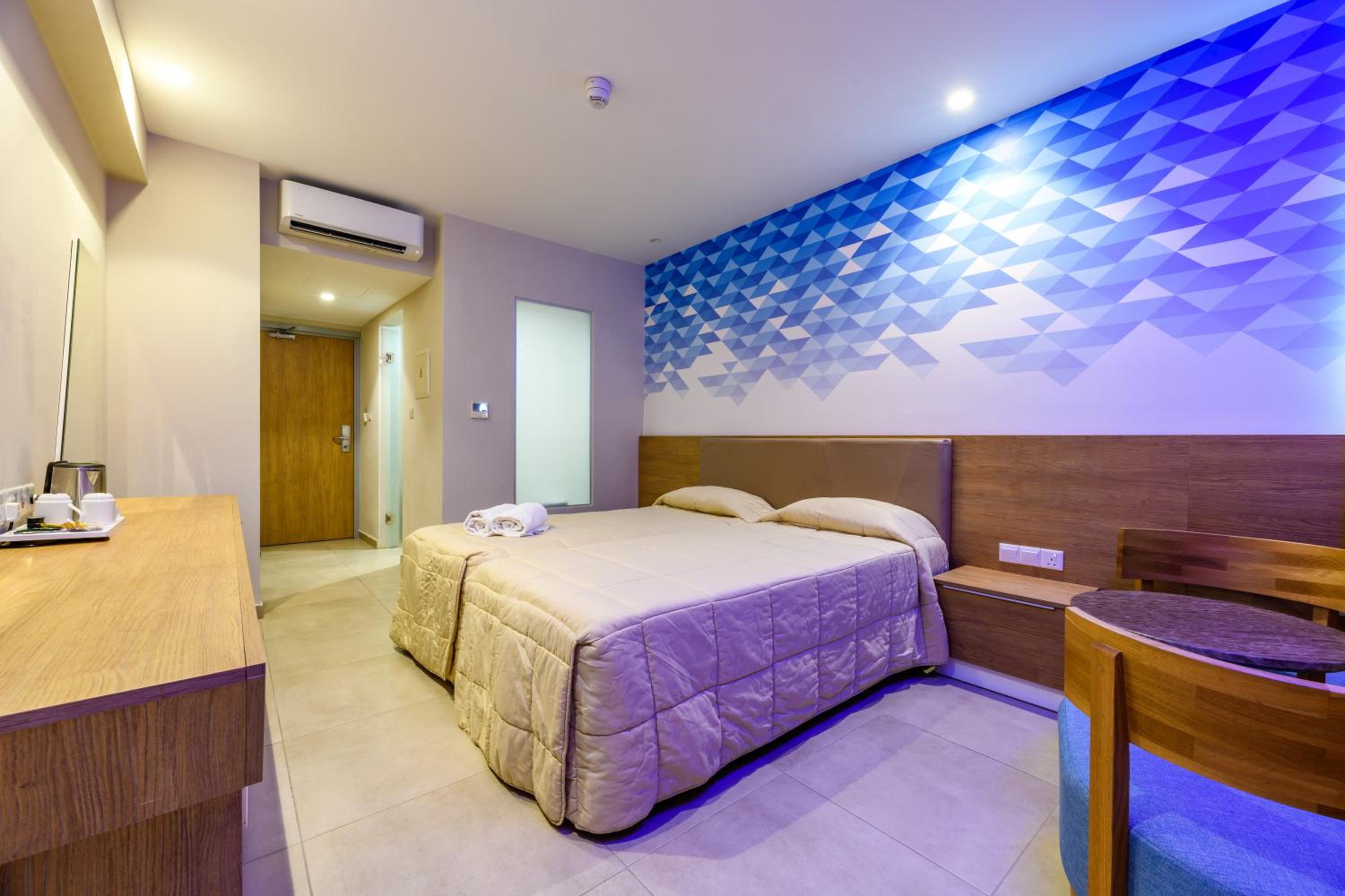 Deluxe Double or Twin Room with Inland View - Photo 3