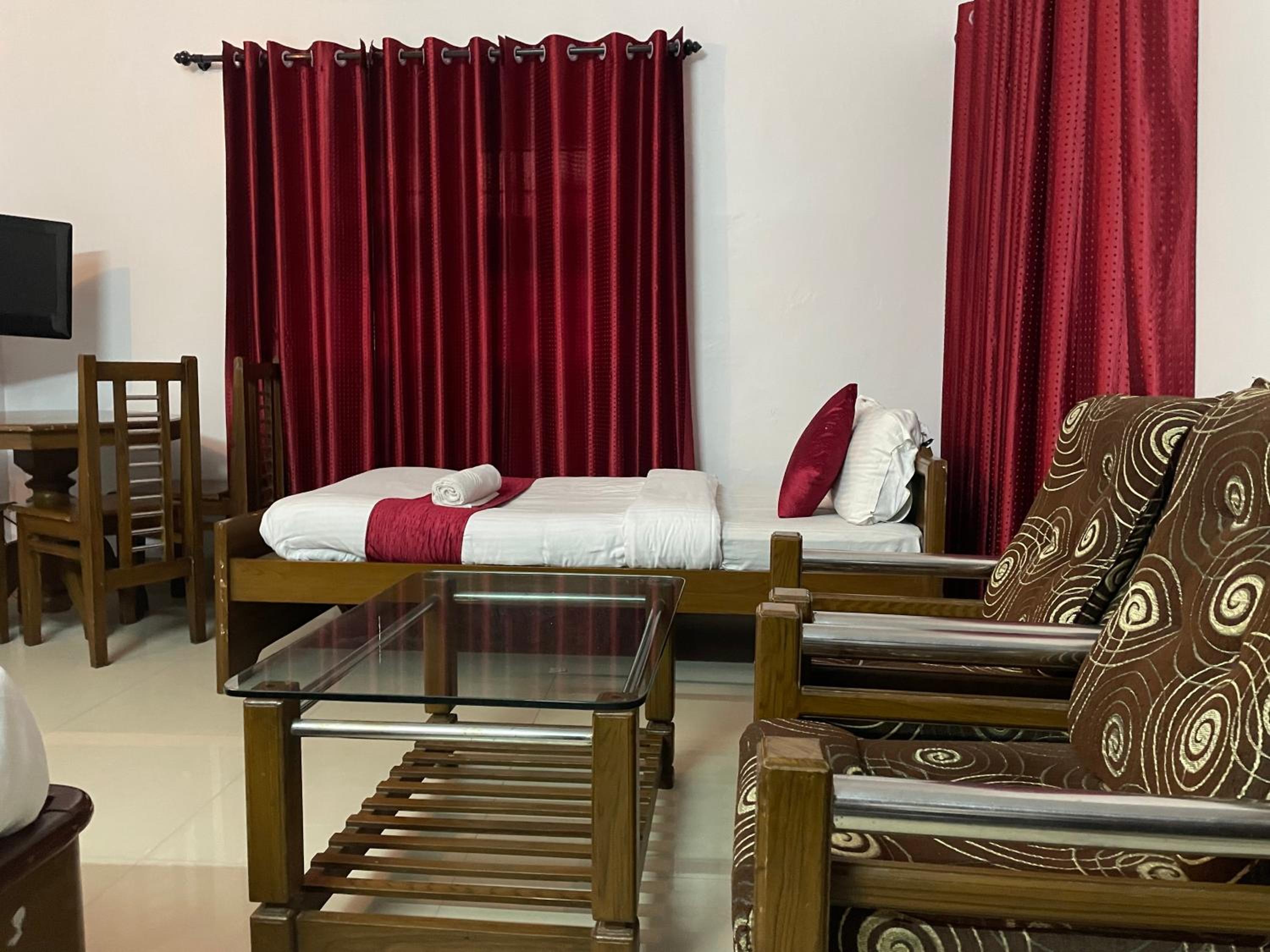 Super Deluxe Triple Room photo 3