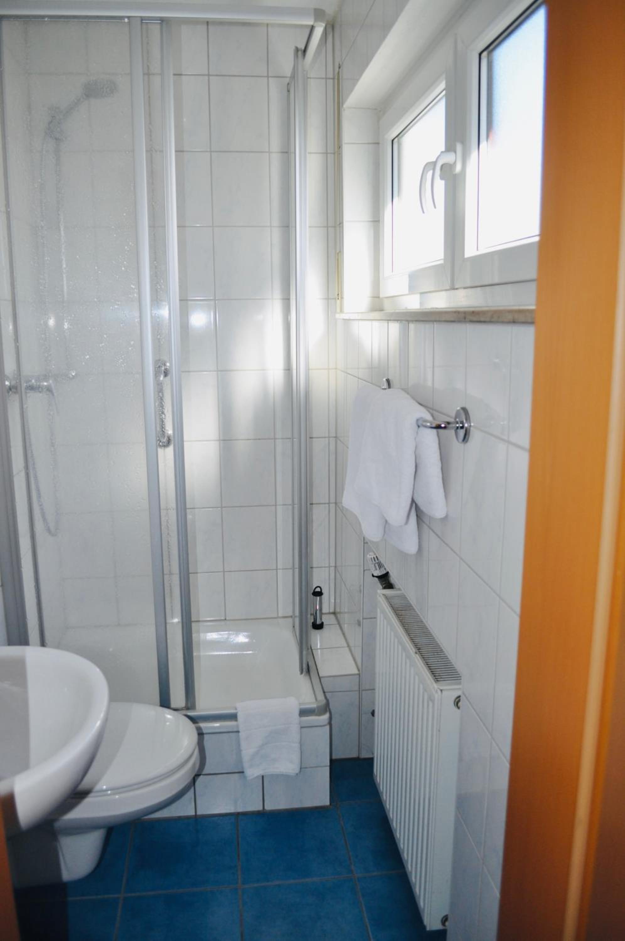 Small Double Room - Photo 3