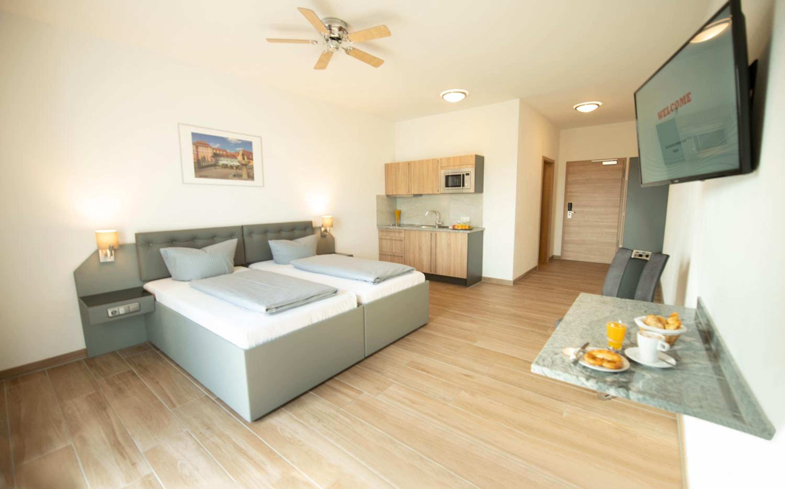 Double Room with Balcony and Kitchenette photo 3