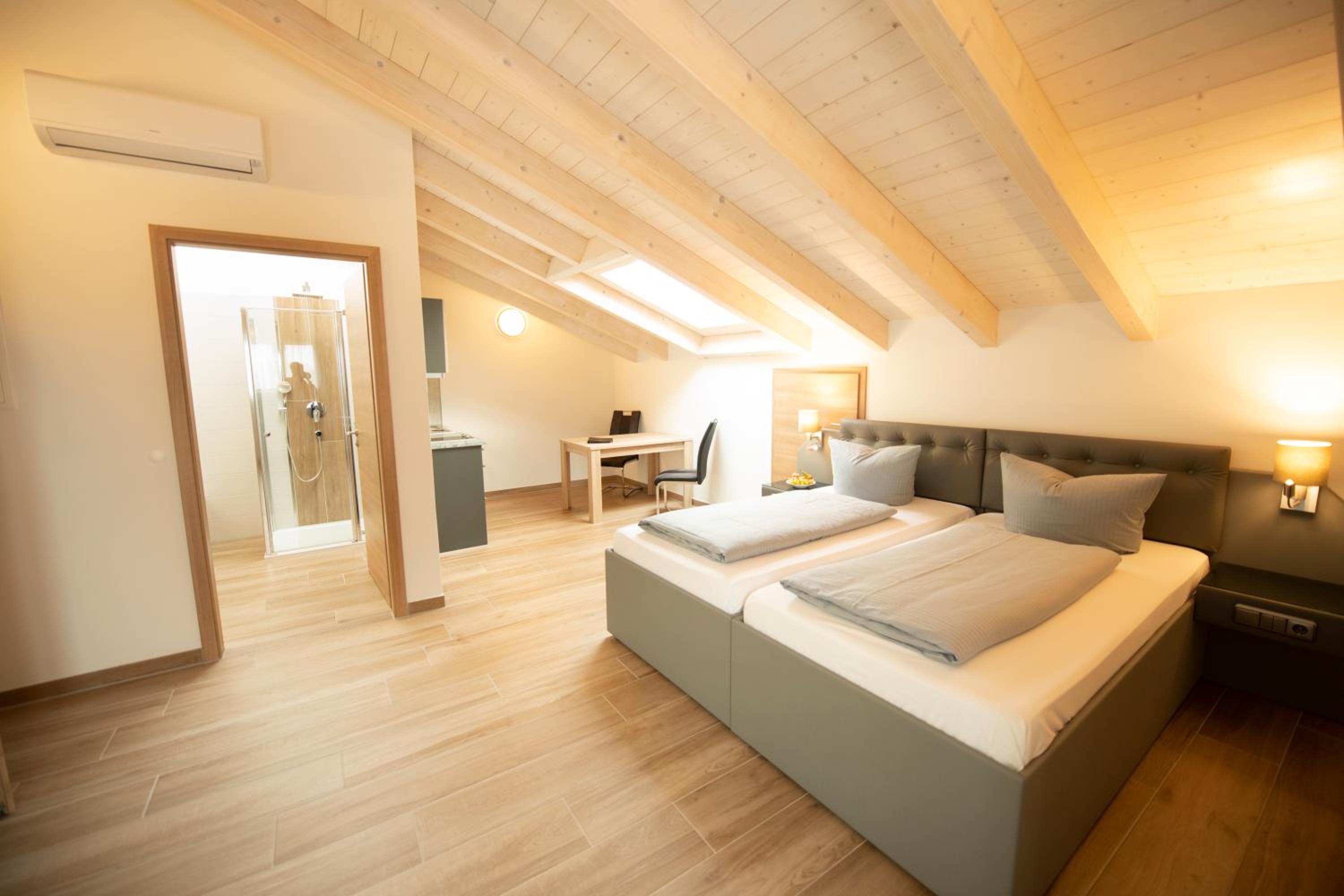 Standard Suite with Kitchenette  photo 3