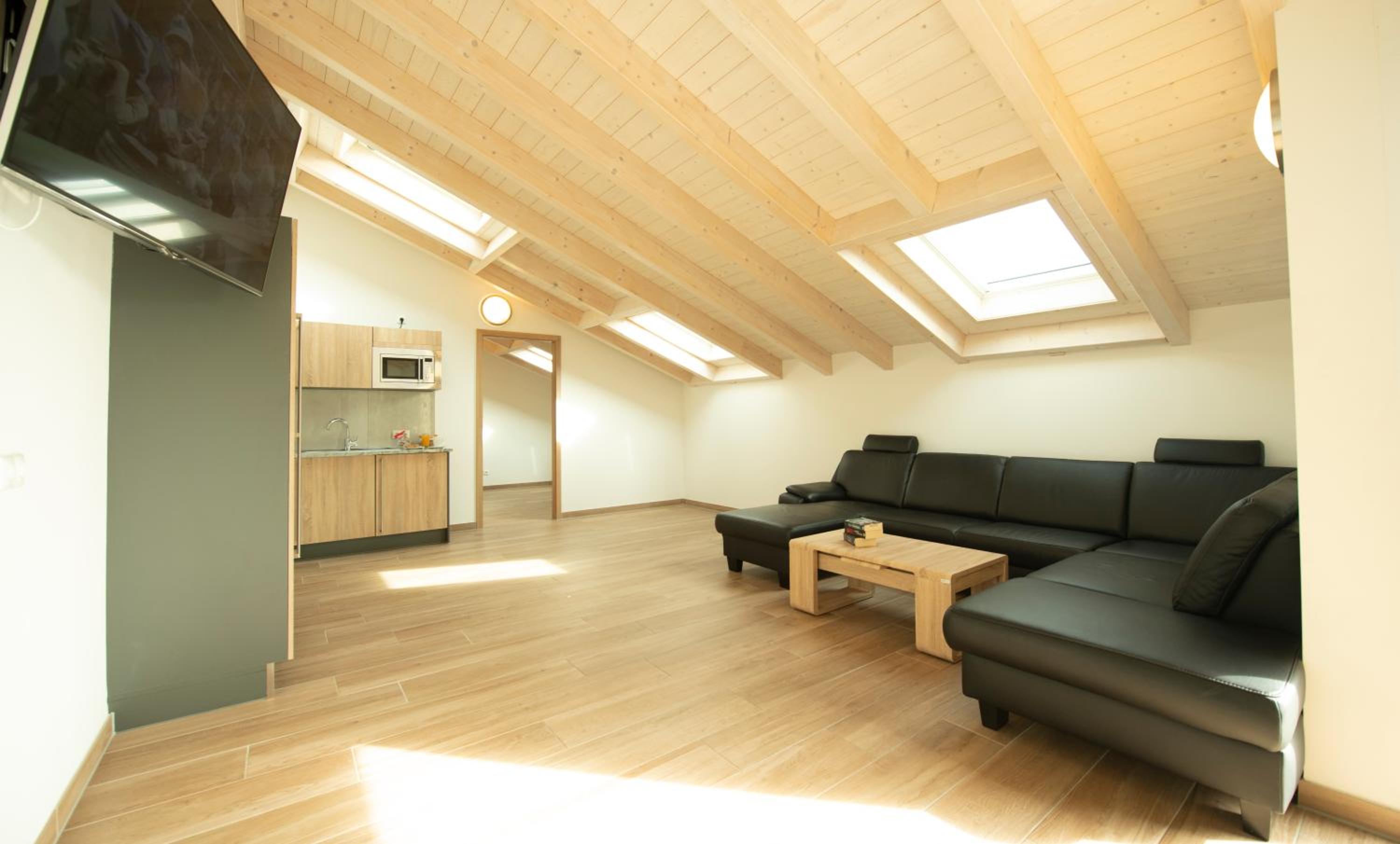 Superior Suite with Lounge and Kitchenette photo 2