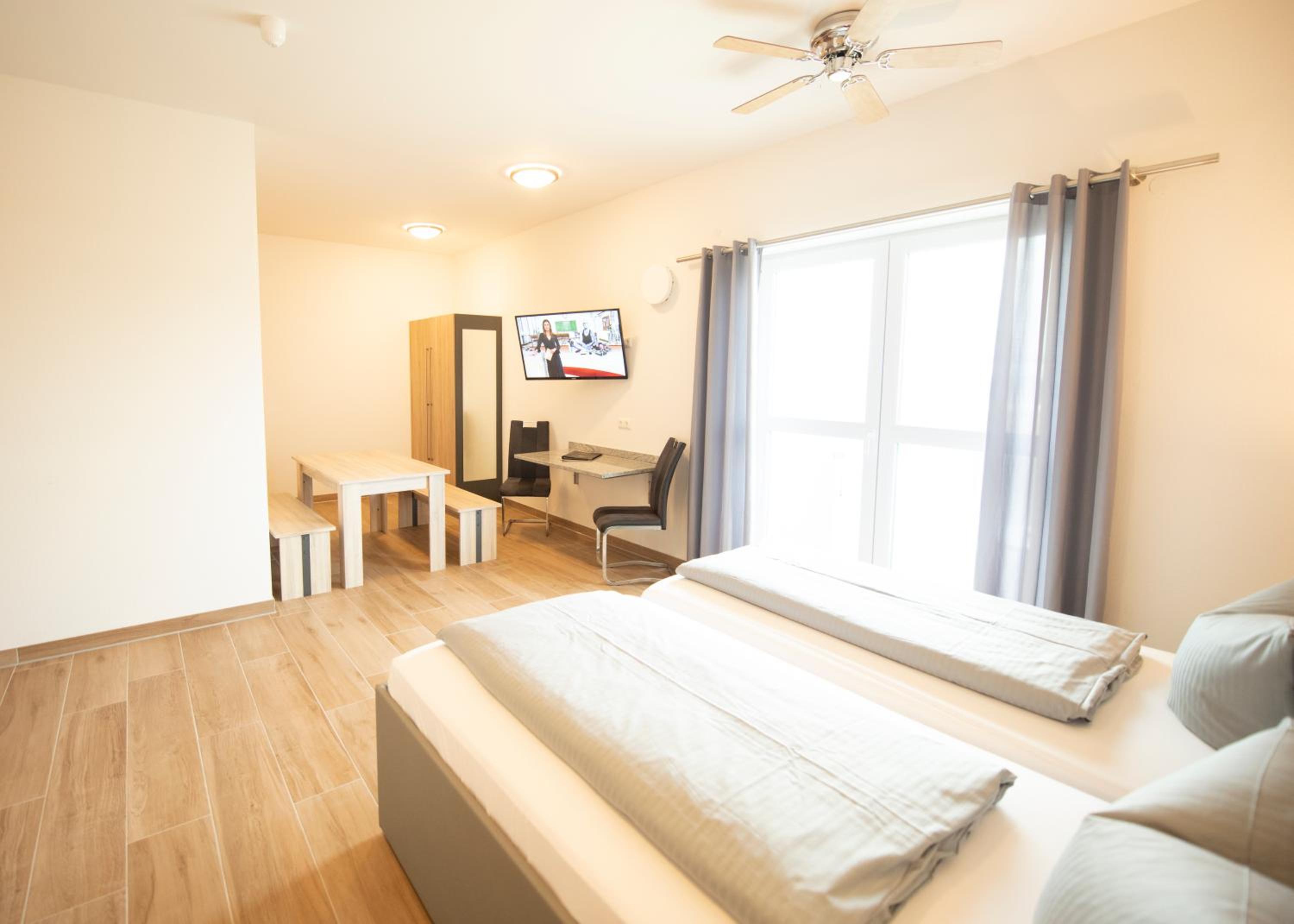 Double Room with Balcony and Kitchenette - Disability Access photo 1