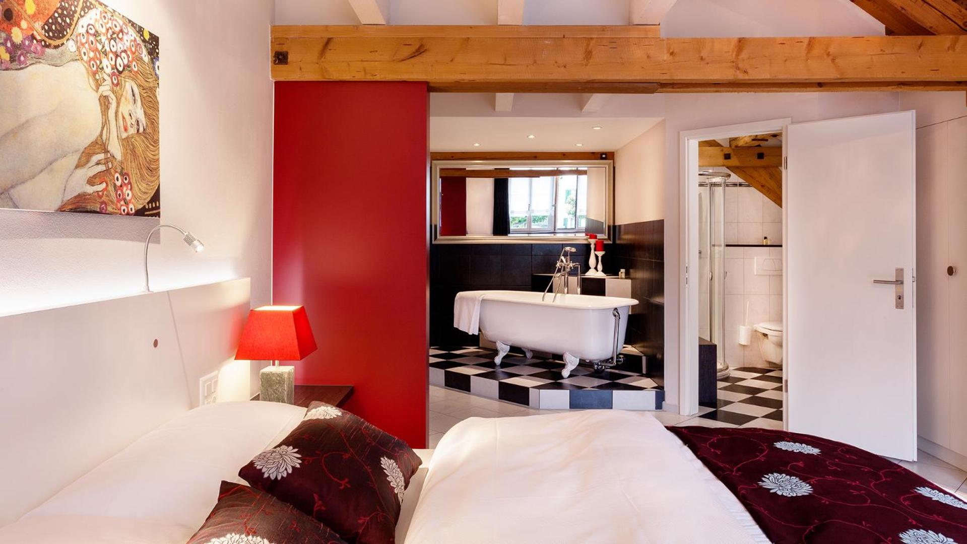 Deluxe Double Room - Photo 8