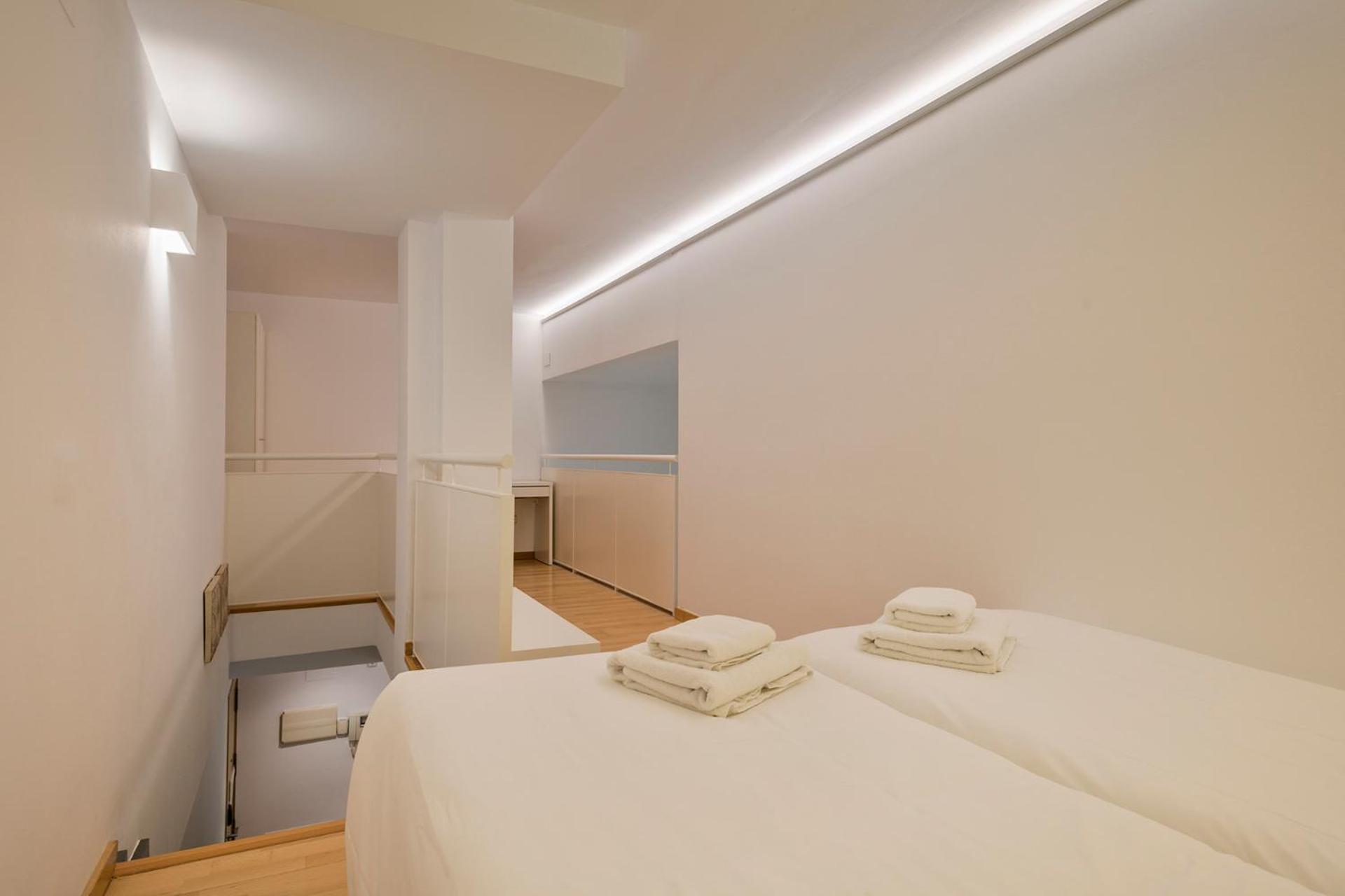 One-Bedroom Duplex photo 2