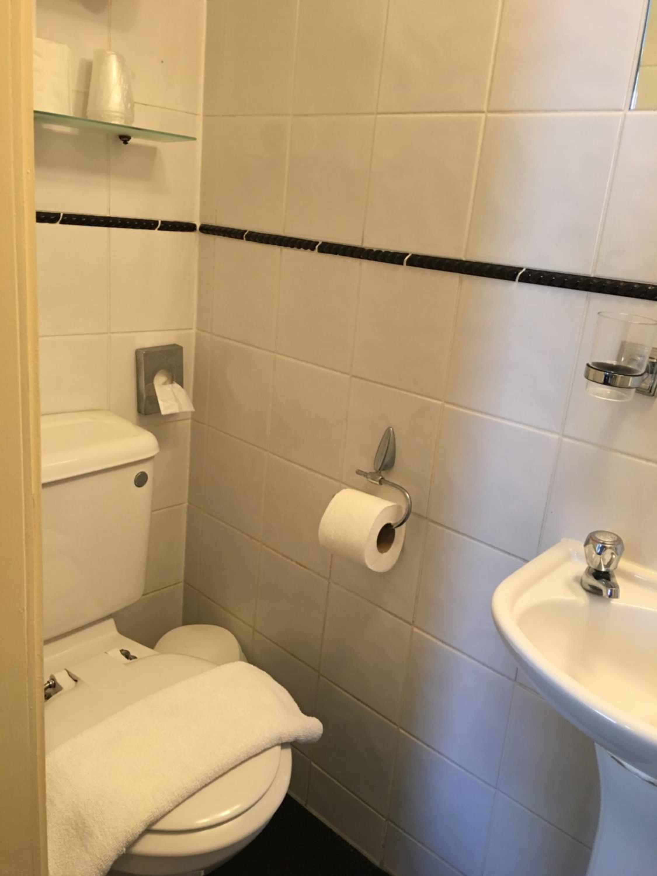 Double Room - Photo 15