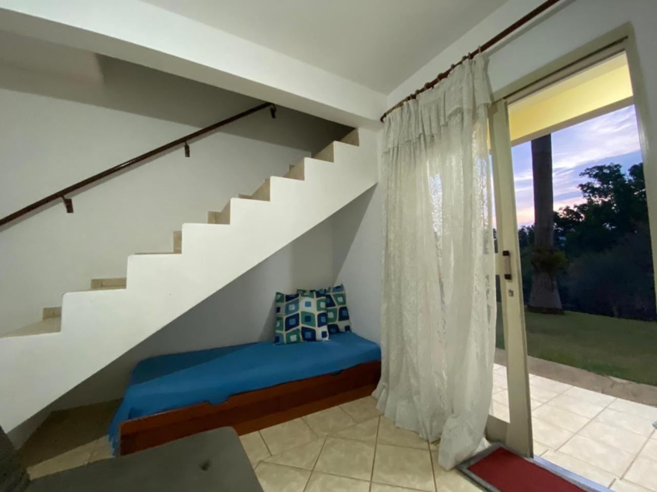 Family Room with Mountain View - Photo 10