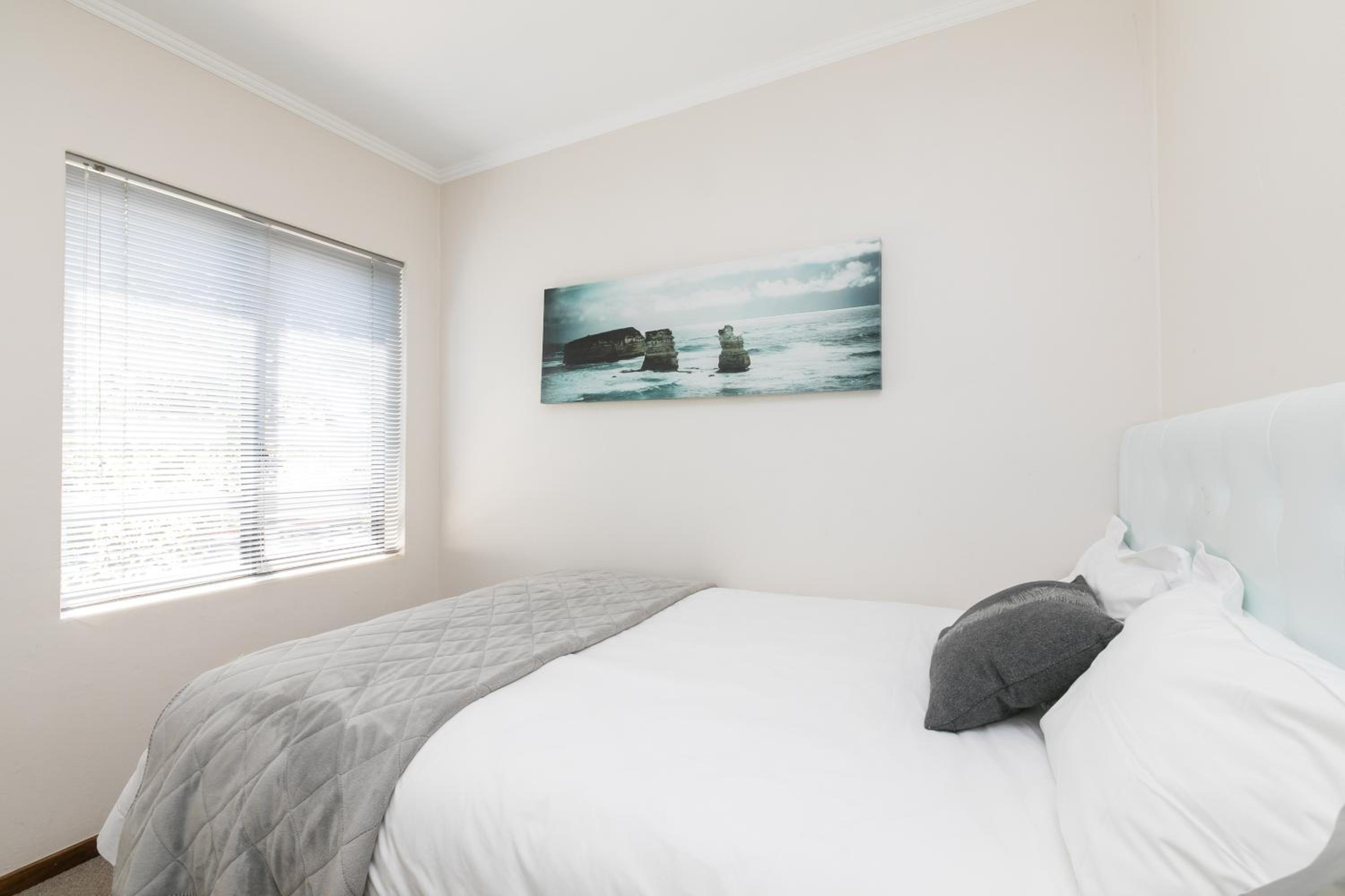 Two-Bedroom Apartment - Photo 17