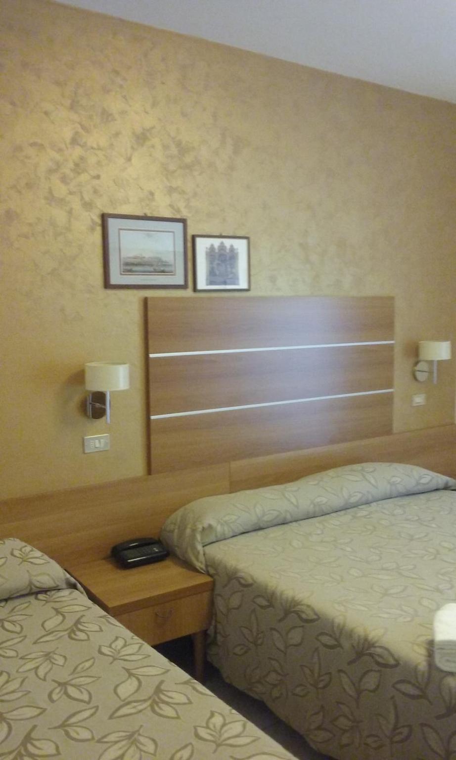 Double Room - Photo 3