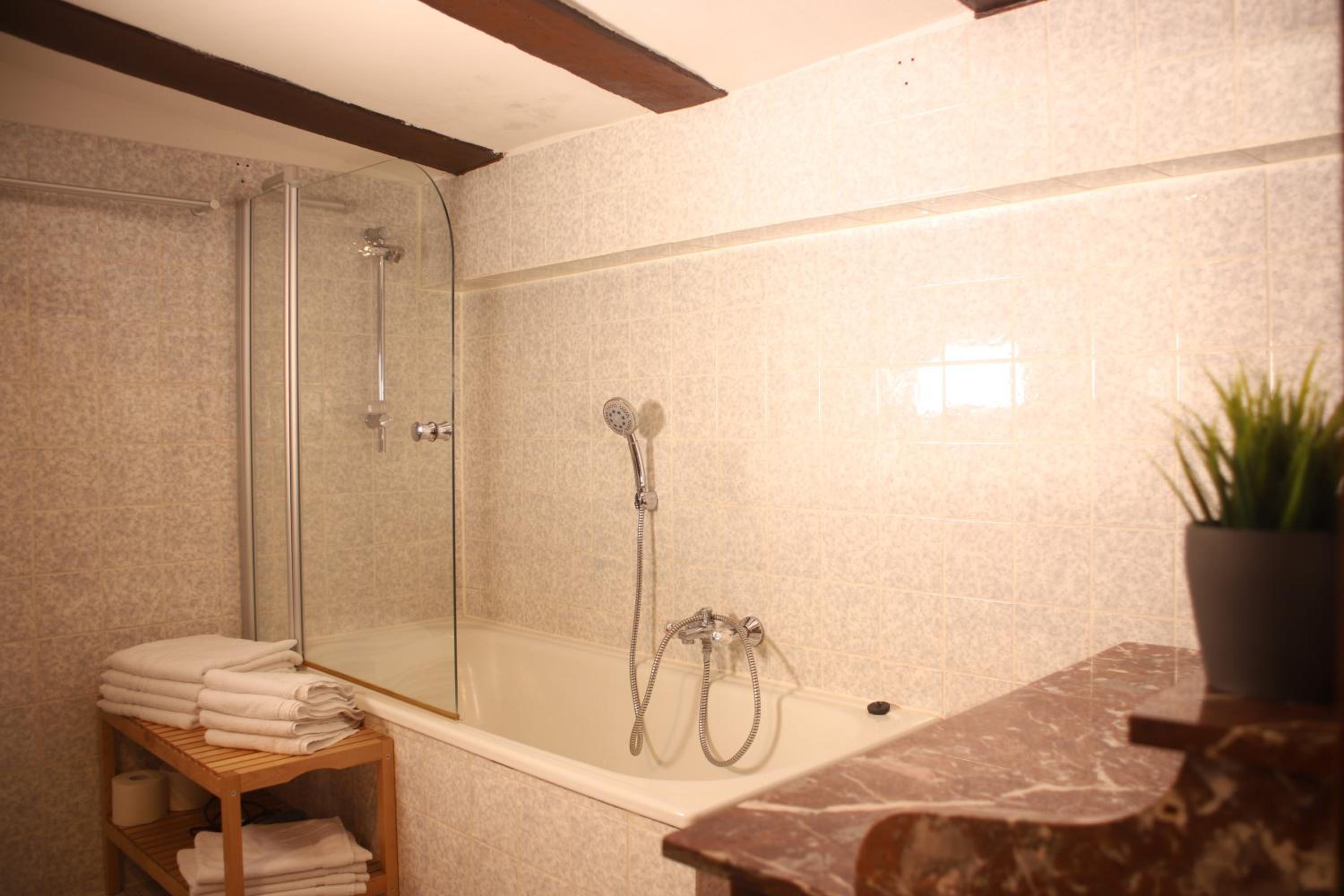 Family Room with Bath - Photo 2