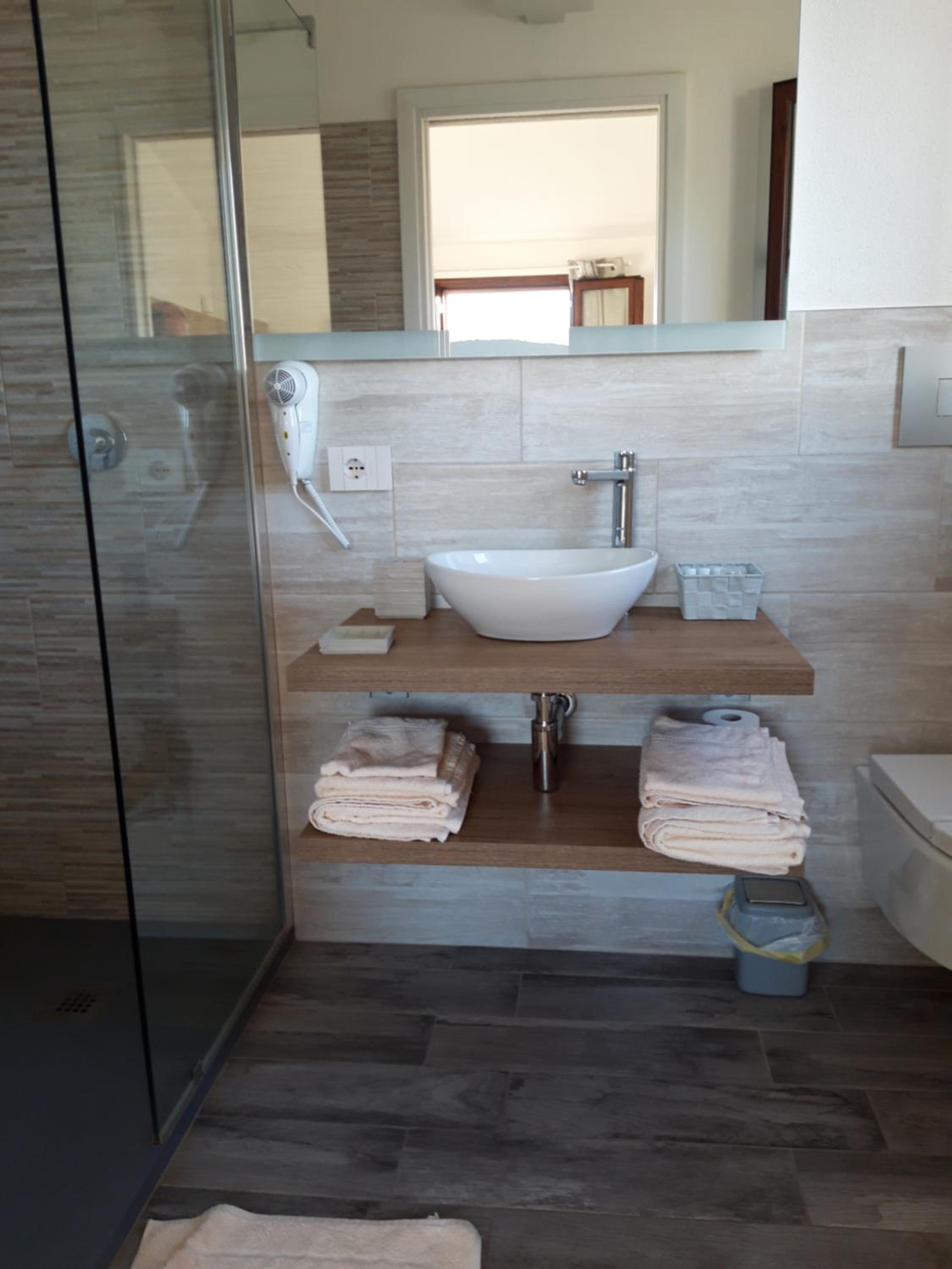 Queen Room with Sea View - Photo 1