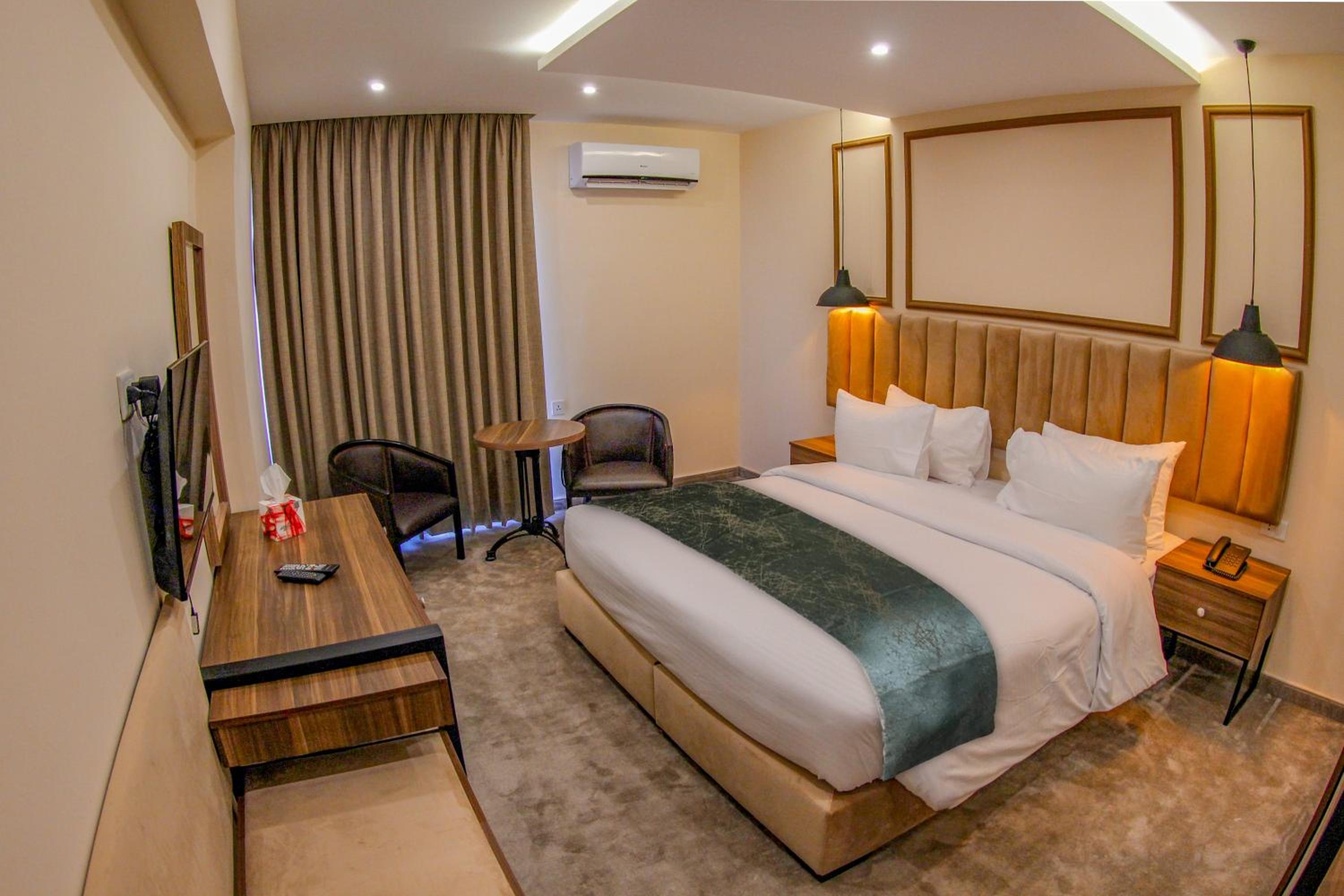 Superior Double or Twin Room - Photo 25